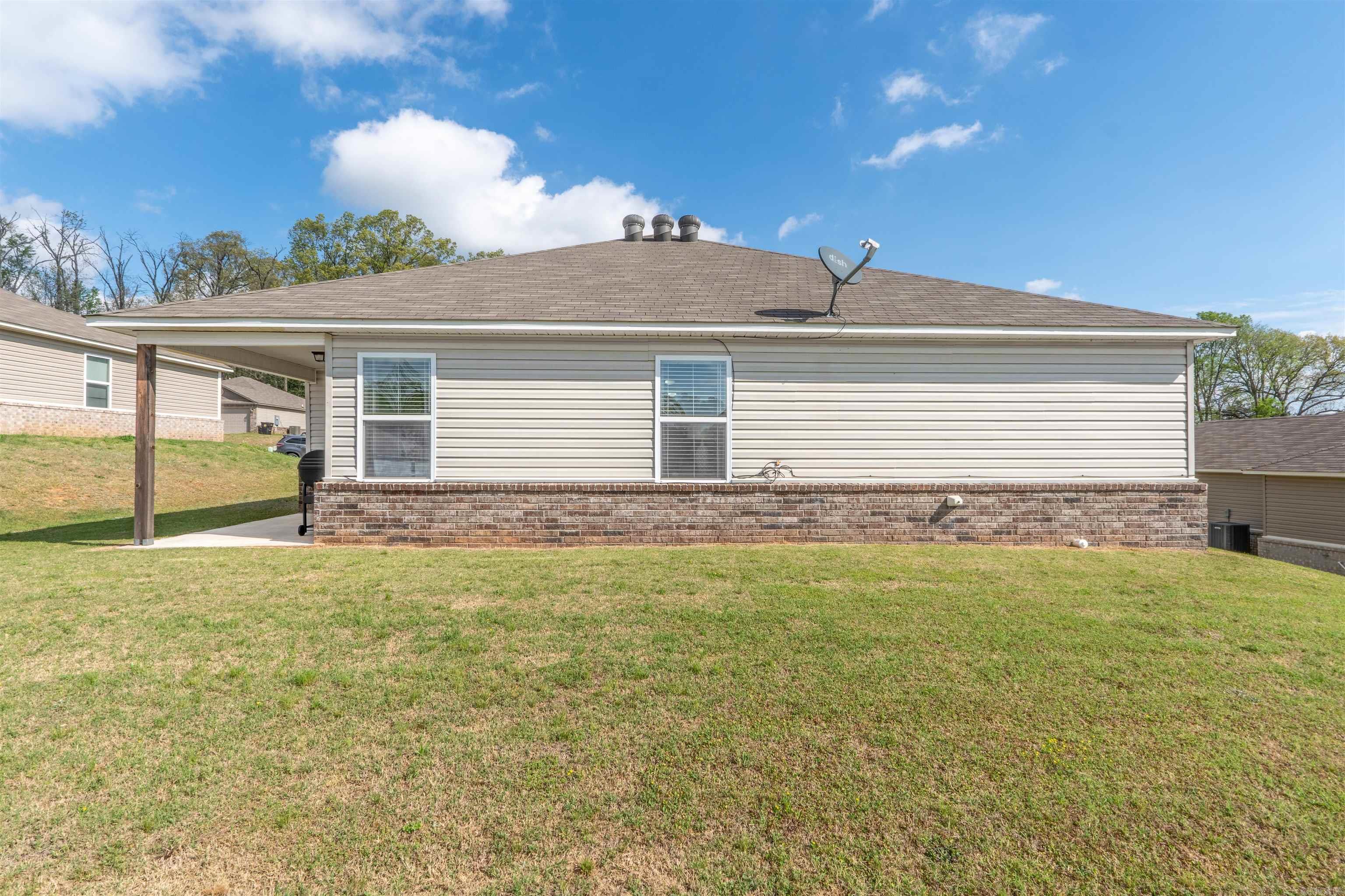 OAKLAND GROVE ESTATES - Residential