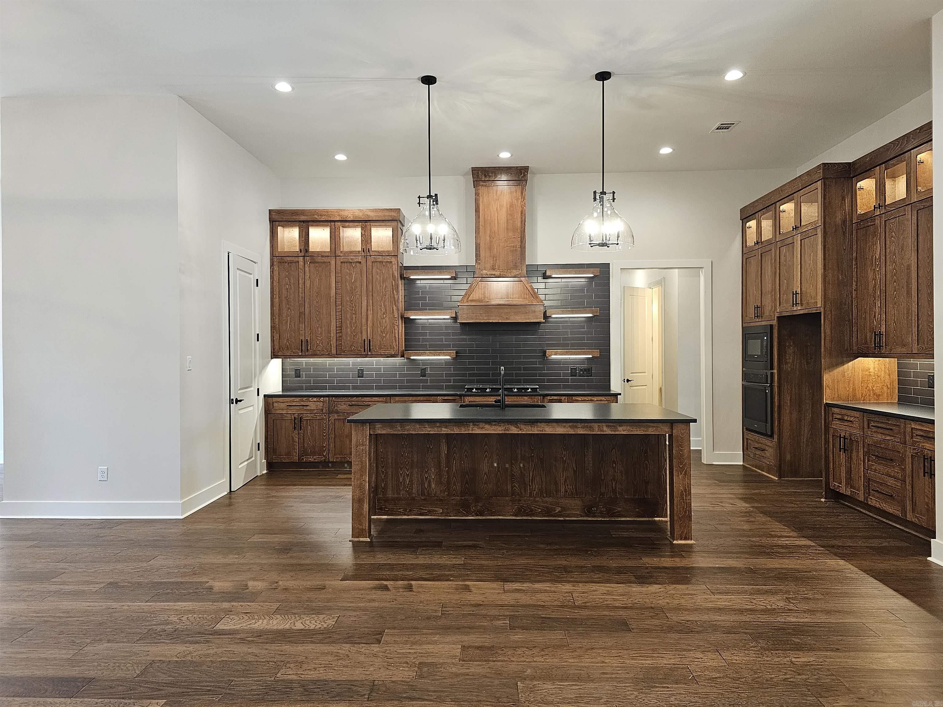 HAZEL OAK - Residential
