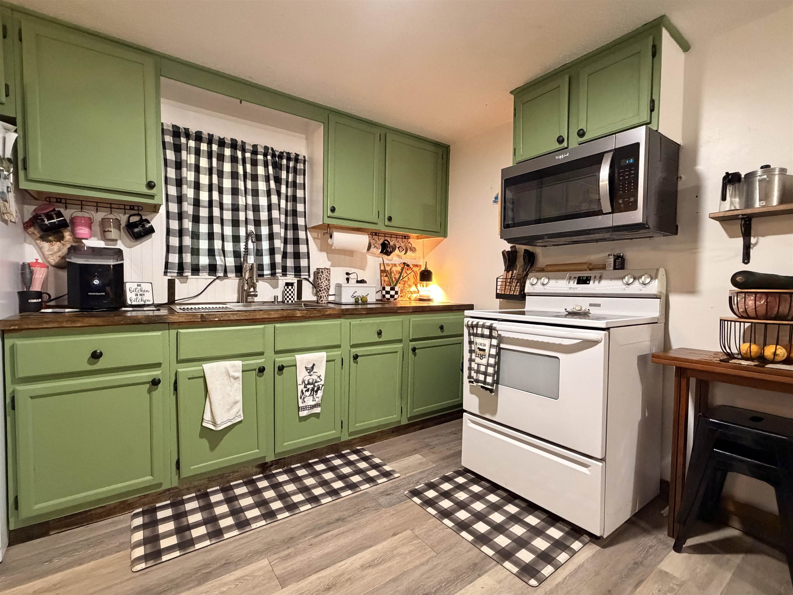 HIGH LAKE ADDN - Residential