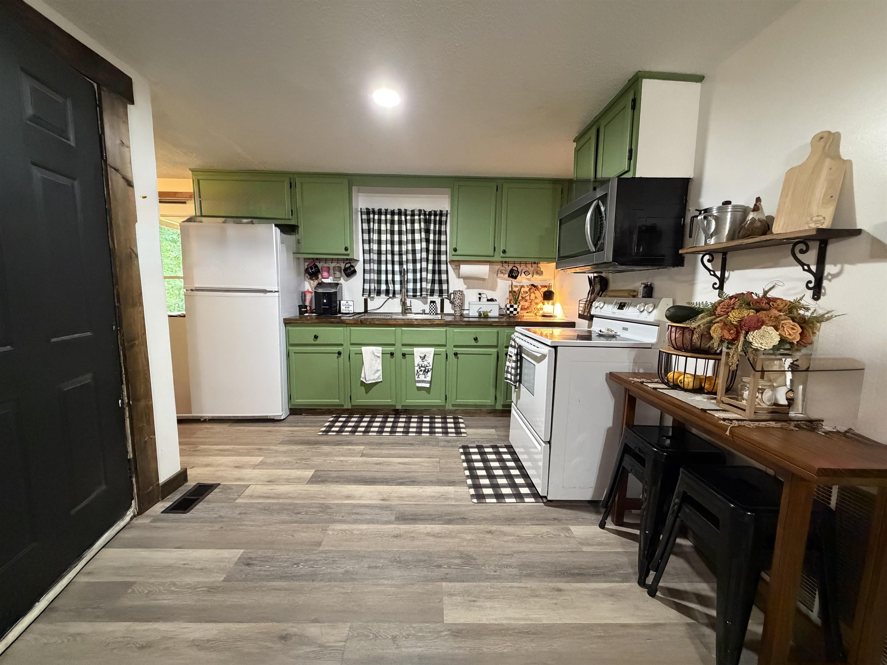 HIGH LAKE ADDN - Residential