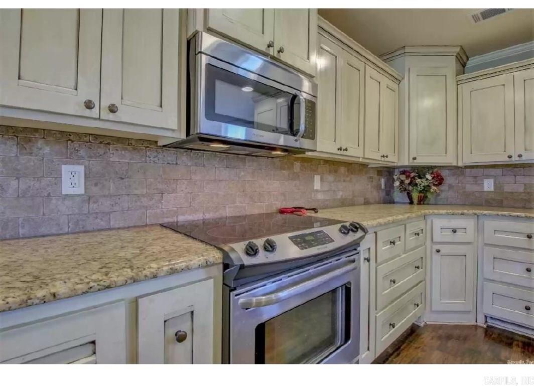 TWIN LAKES PLANNED - Residential