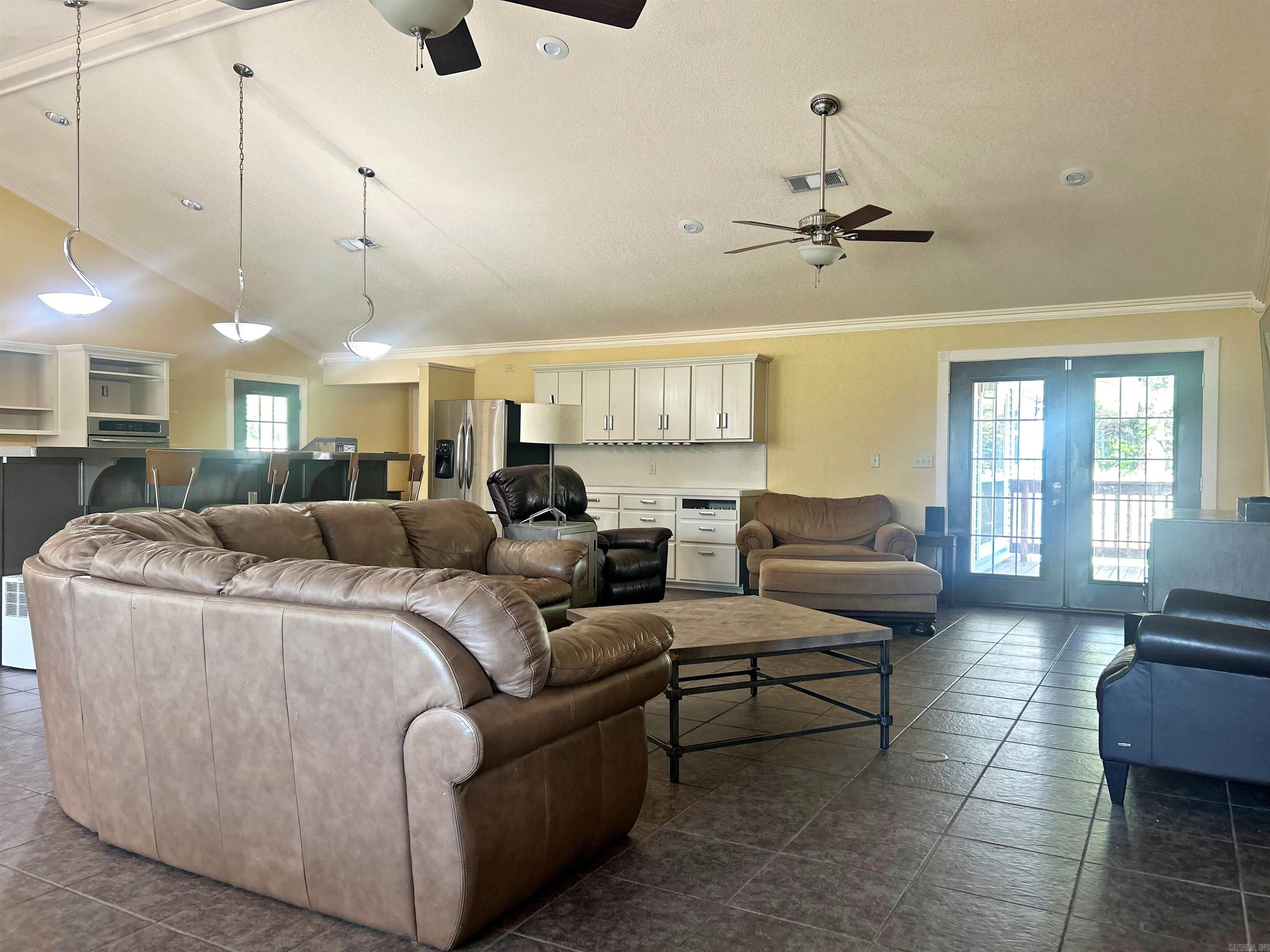 MAGNOLIA ESTATES ADDN - Residential
