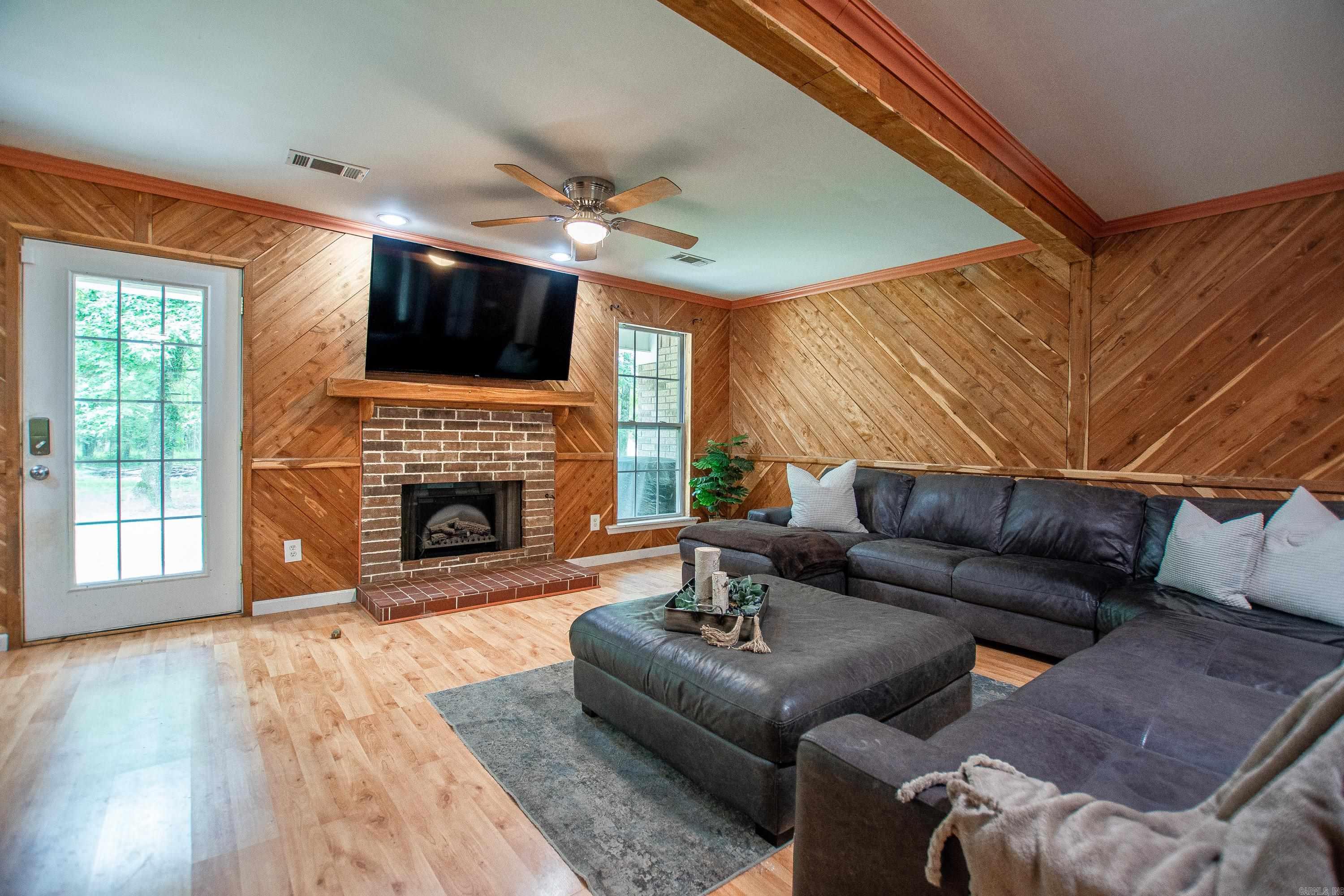 OAK GROVE ESTATES - Residential