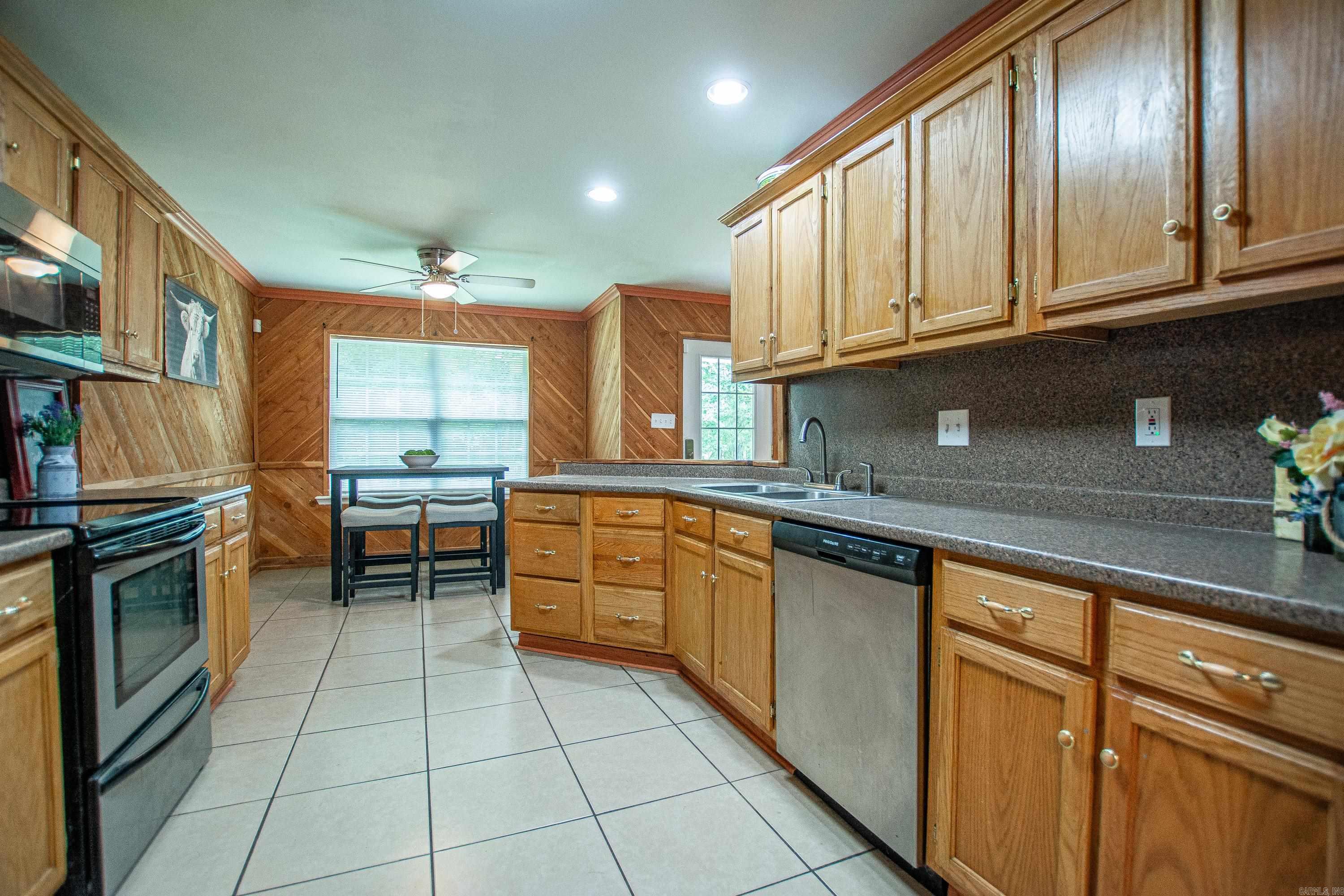 OAK GROVE ESTATES - Residential