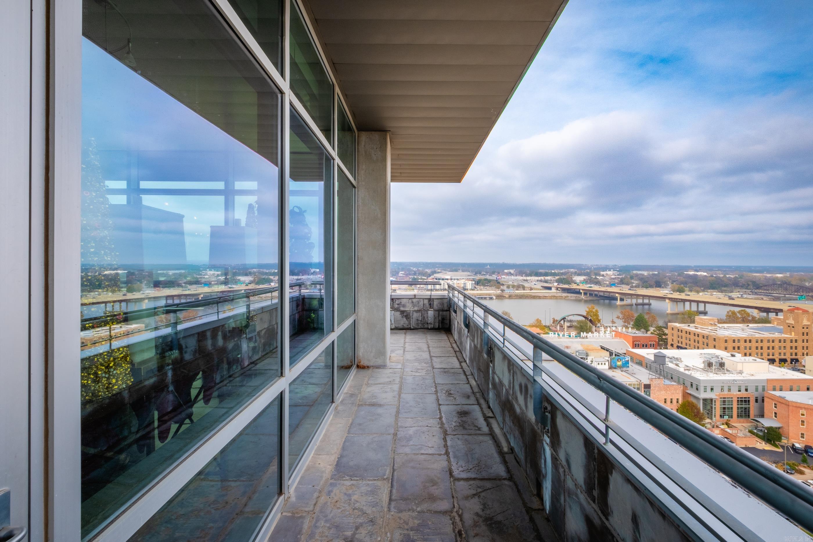 300 THIRD HPR - Residential