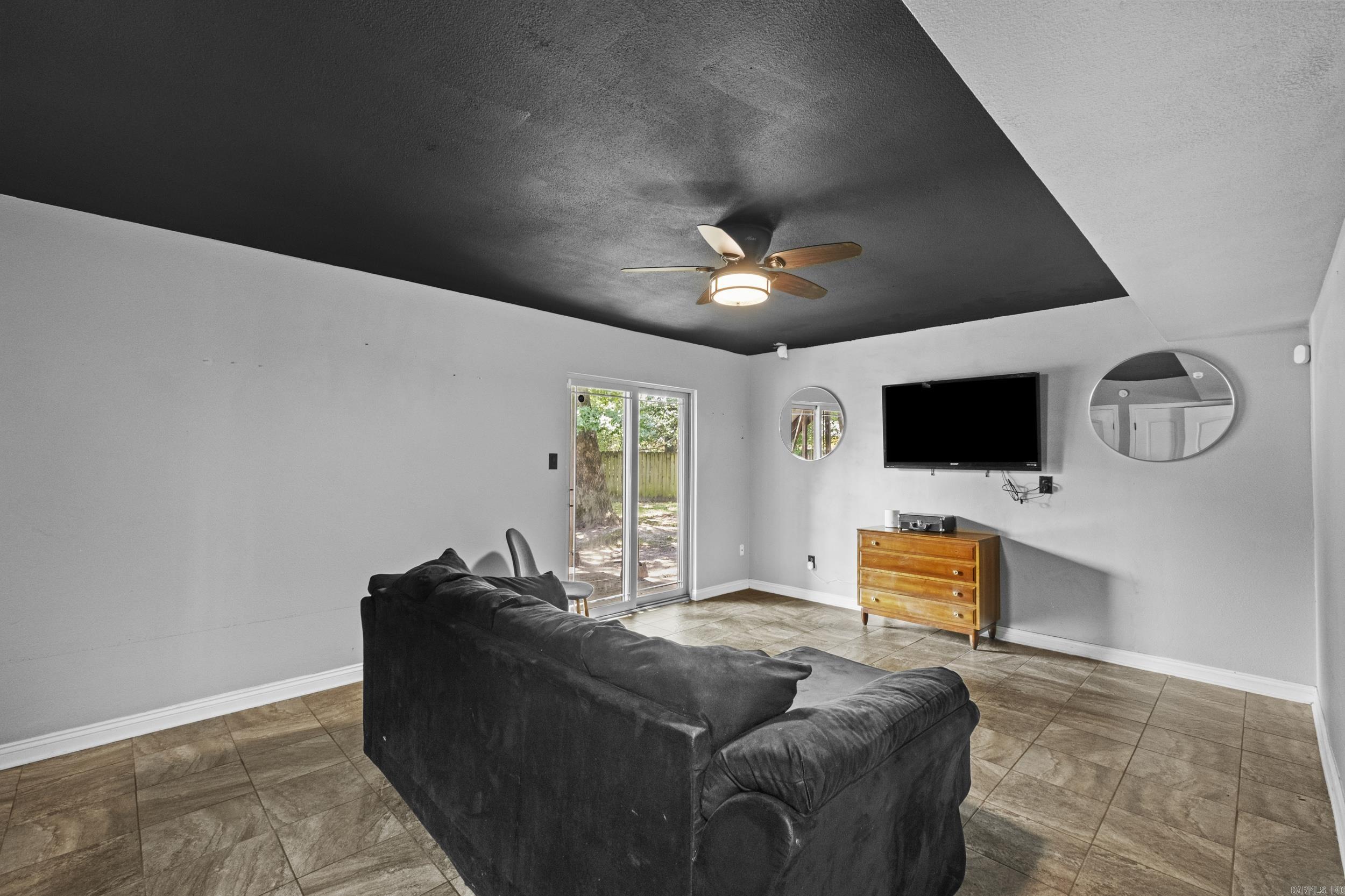 STONEWALL - Residential