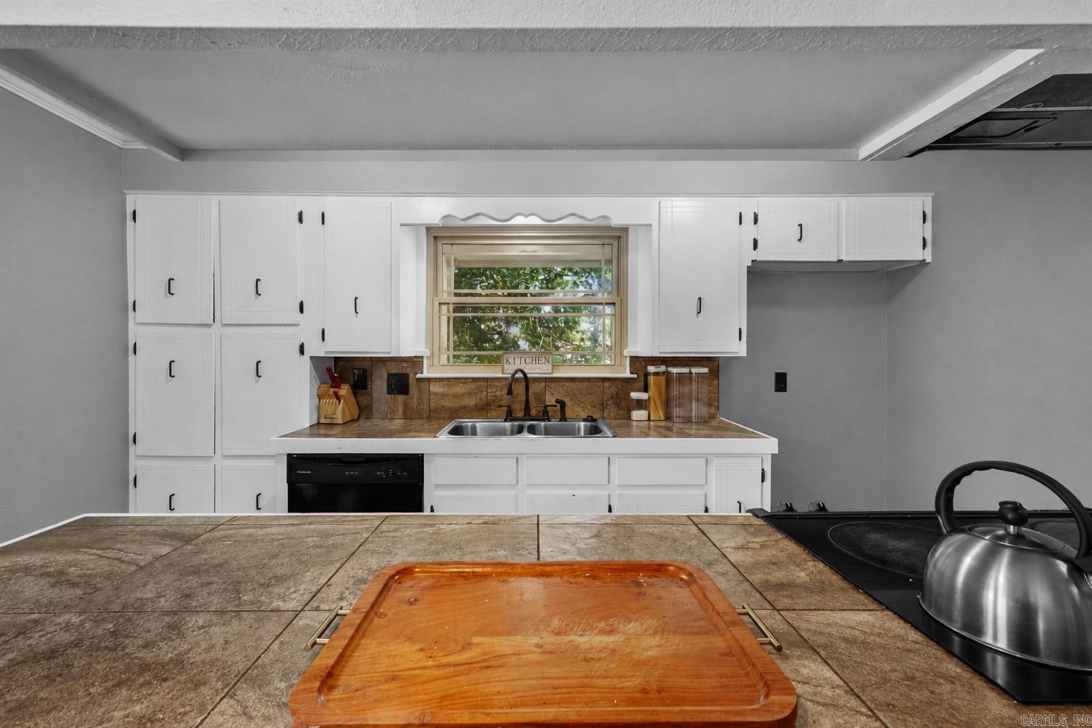 STONEWALL - Residential
