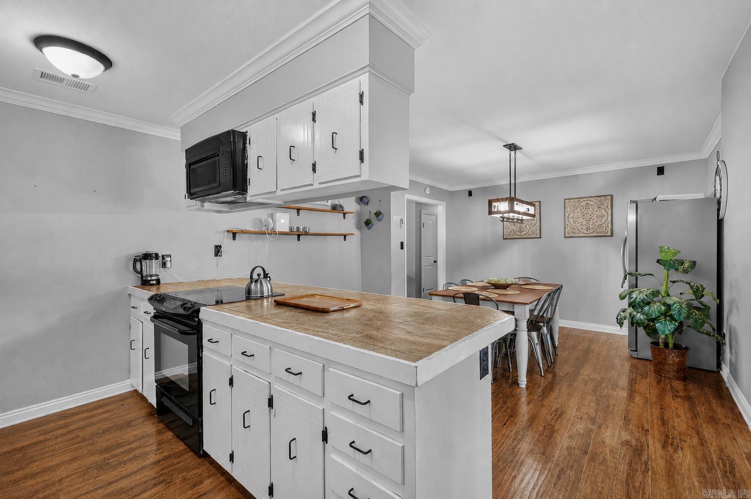 STONEWALL - Residential