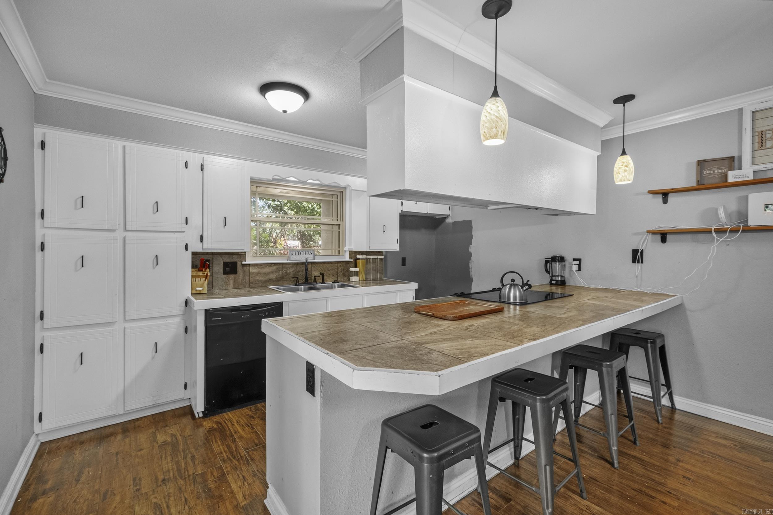 STONEWALL - Residential