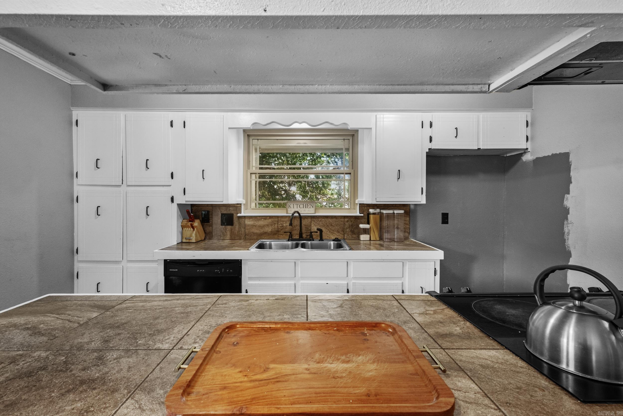 STONEWALL - Residential