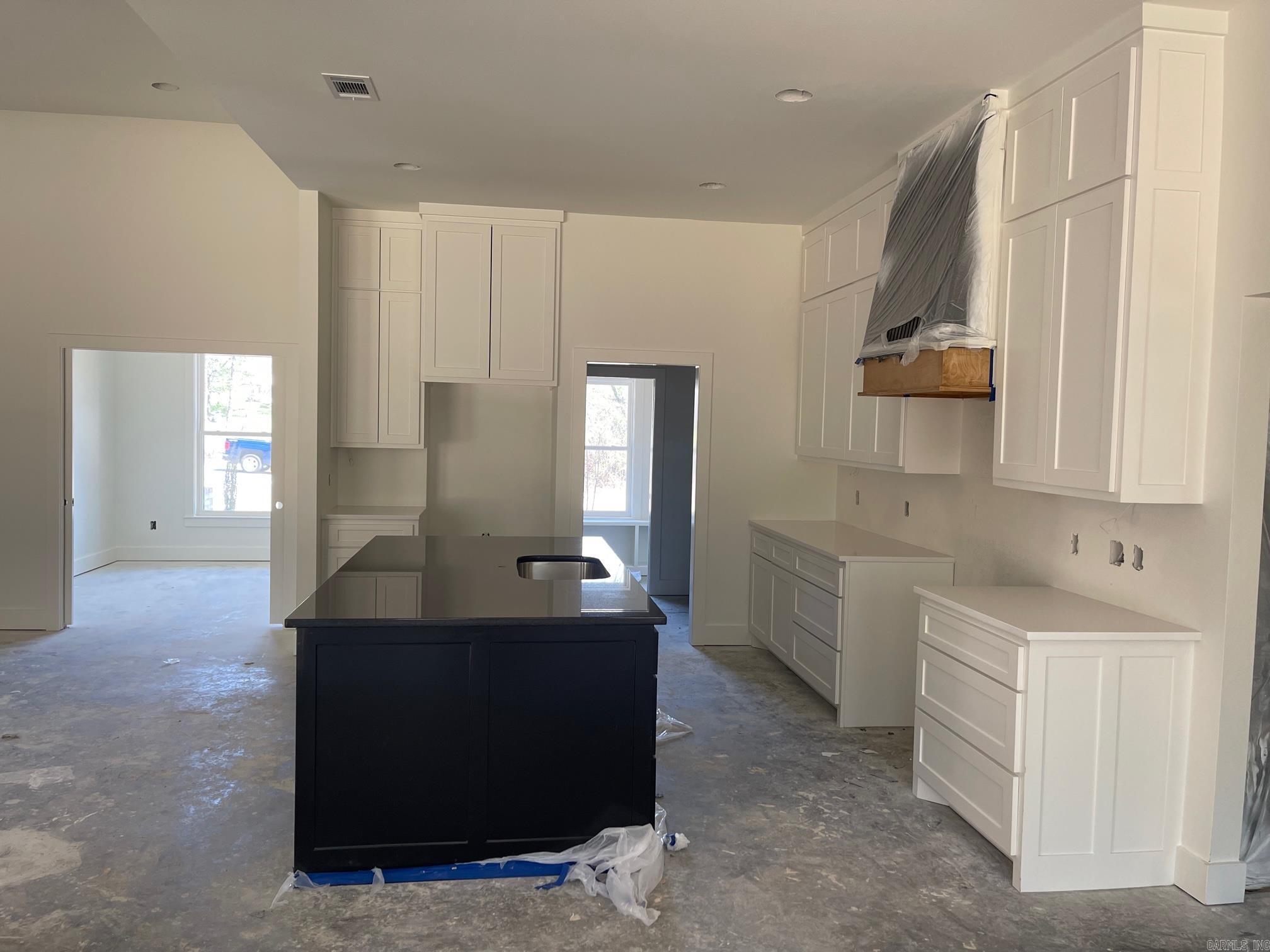 WHITE OAK MANOR - Residential