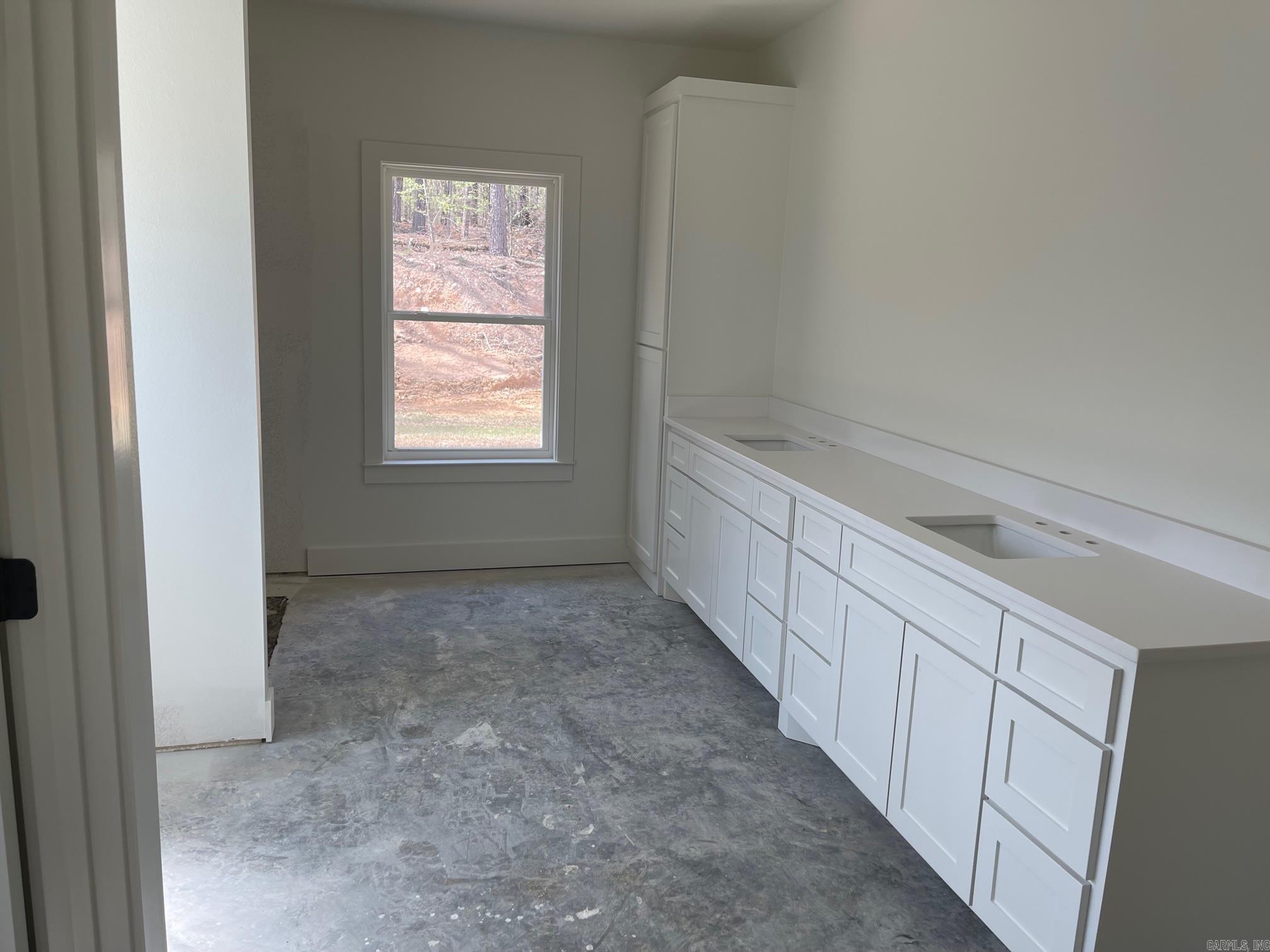 WHITE OAK MANOR - Residential