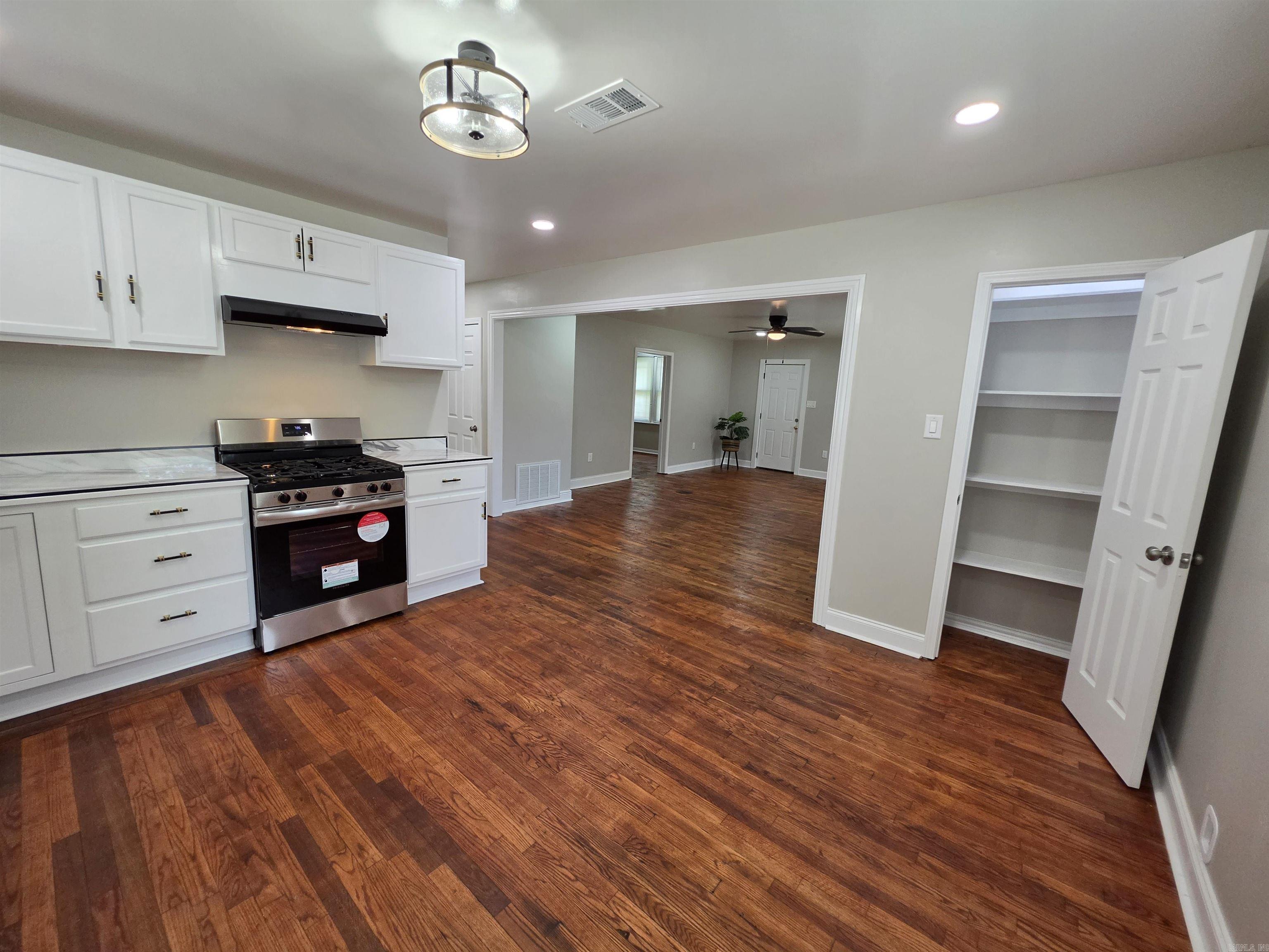 WALTHOUR & FLAKE ADDN - Residential