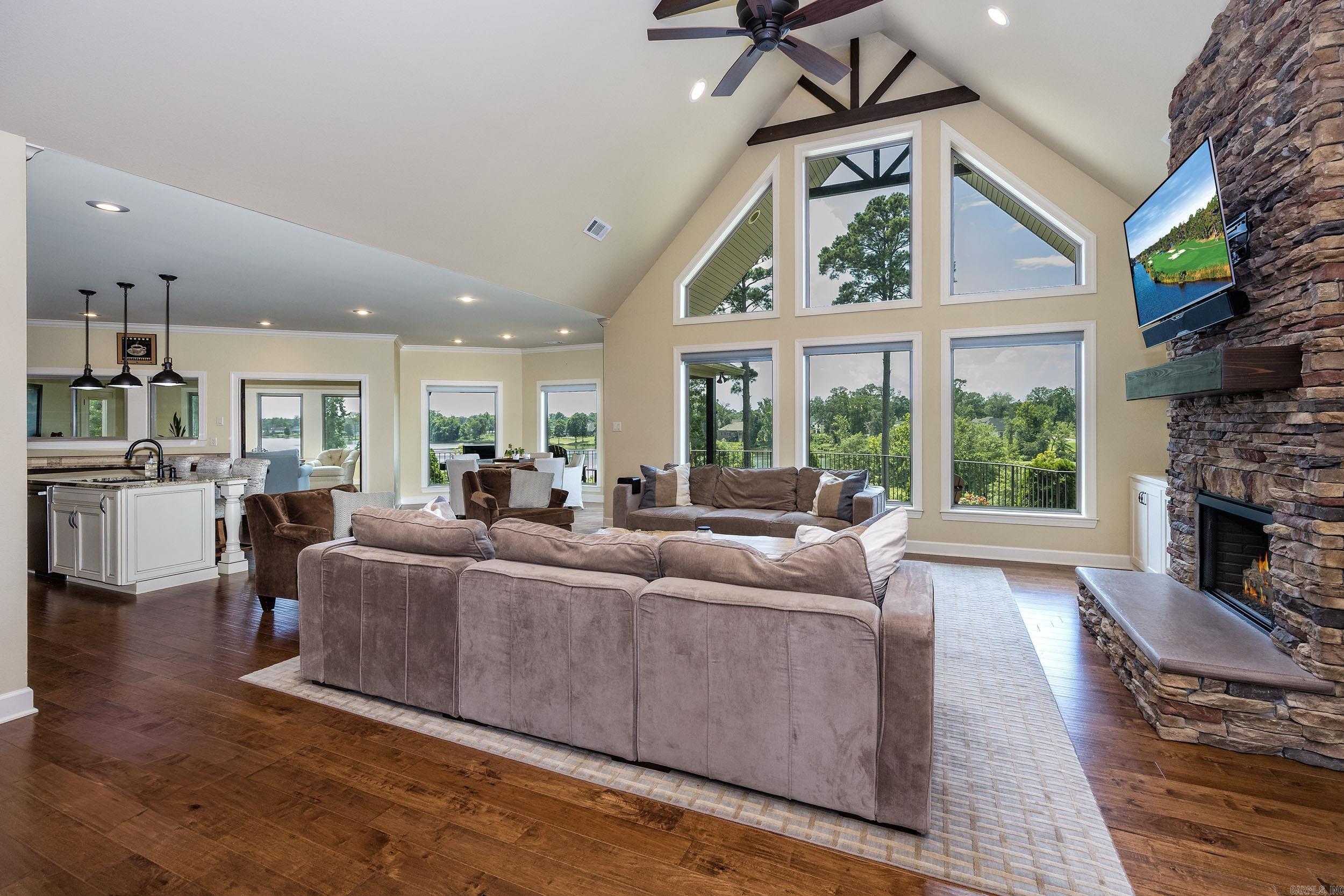 HURRICANE LAKE EST - Residential