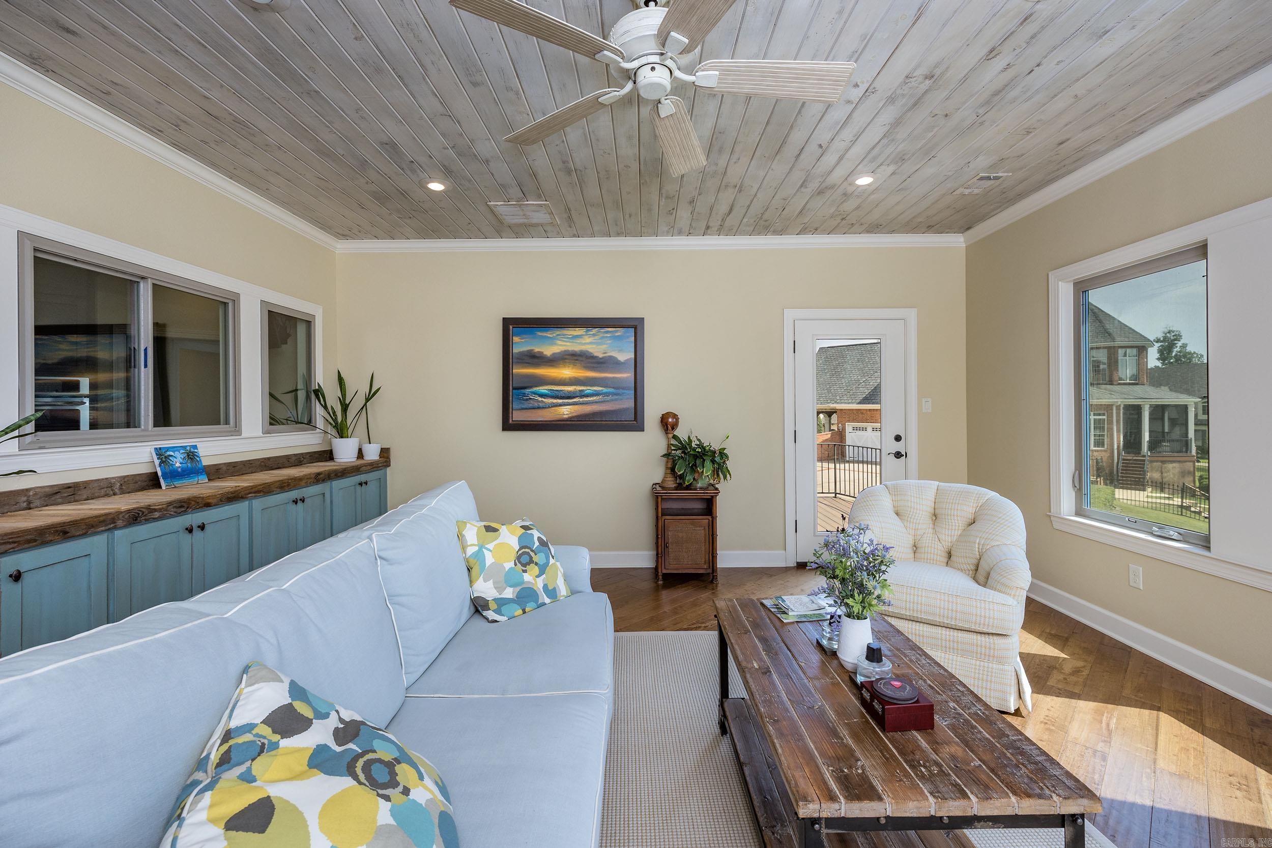 HURRICANE LAKE EST - Residential