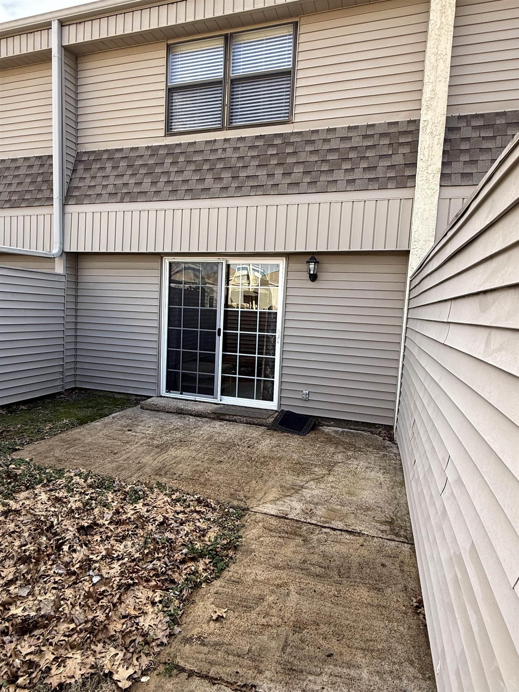 LAKEWOOD HILLS CONDO - Residential