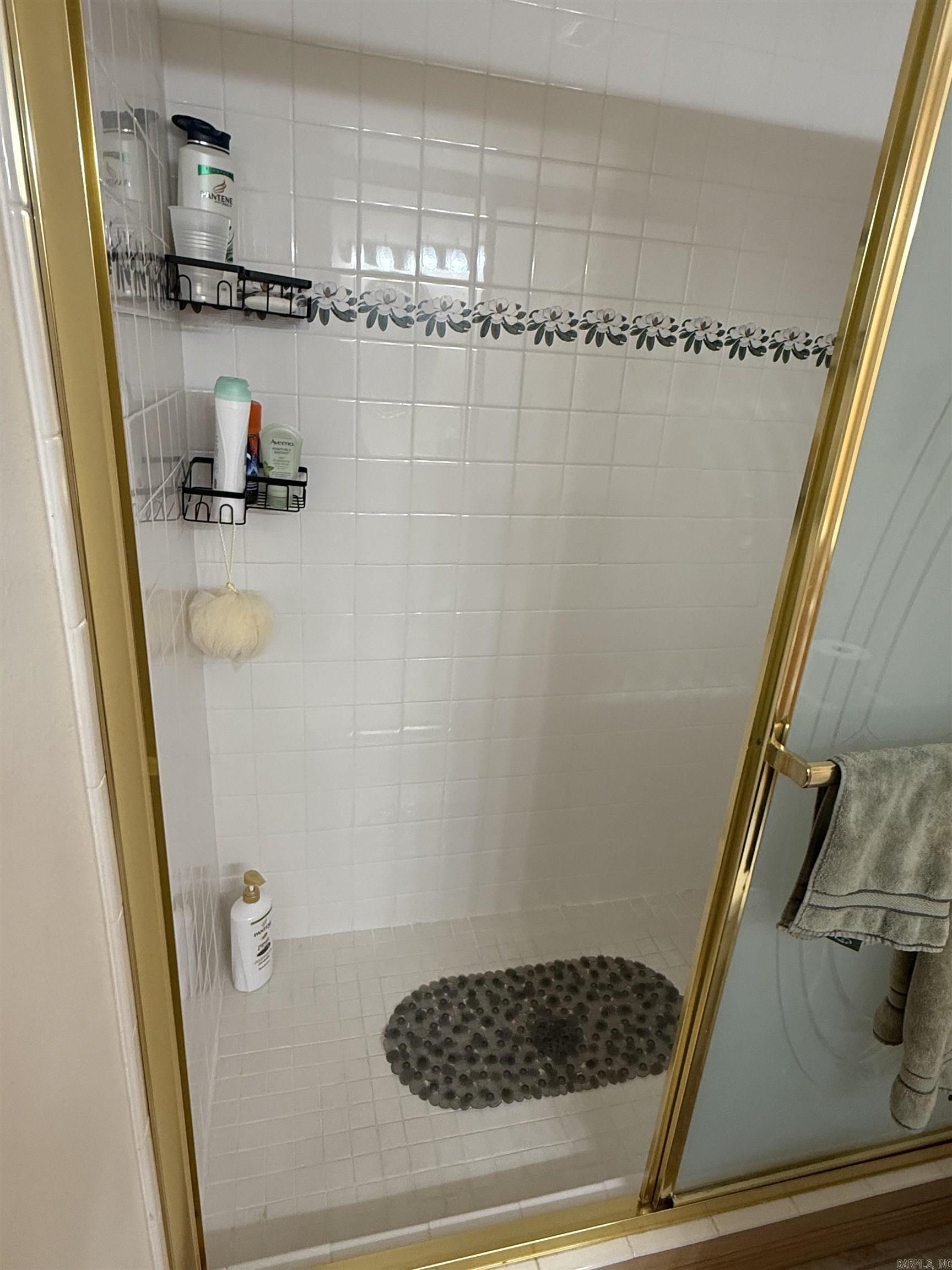 LAKEWOOD HILLS CONDO - Residential