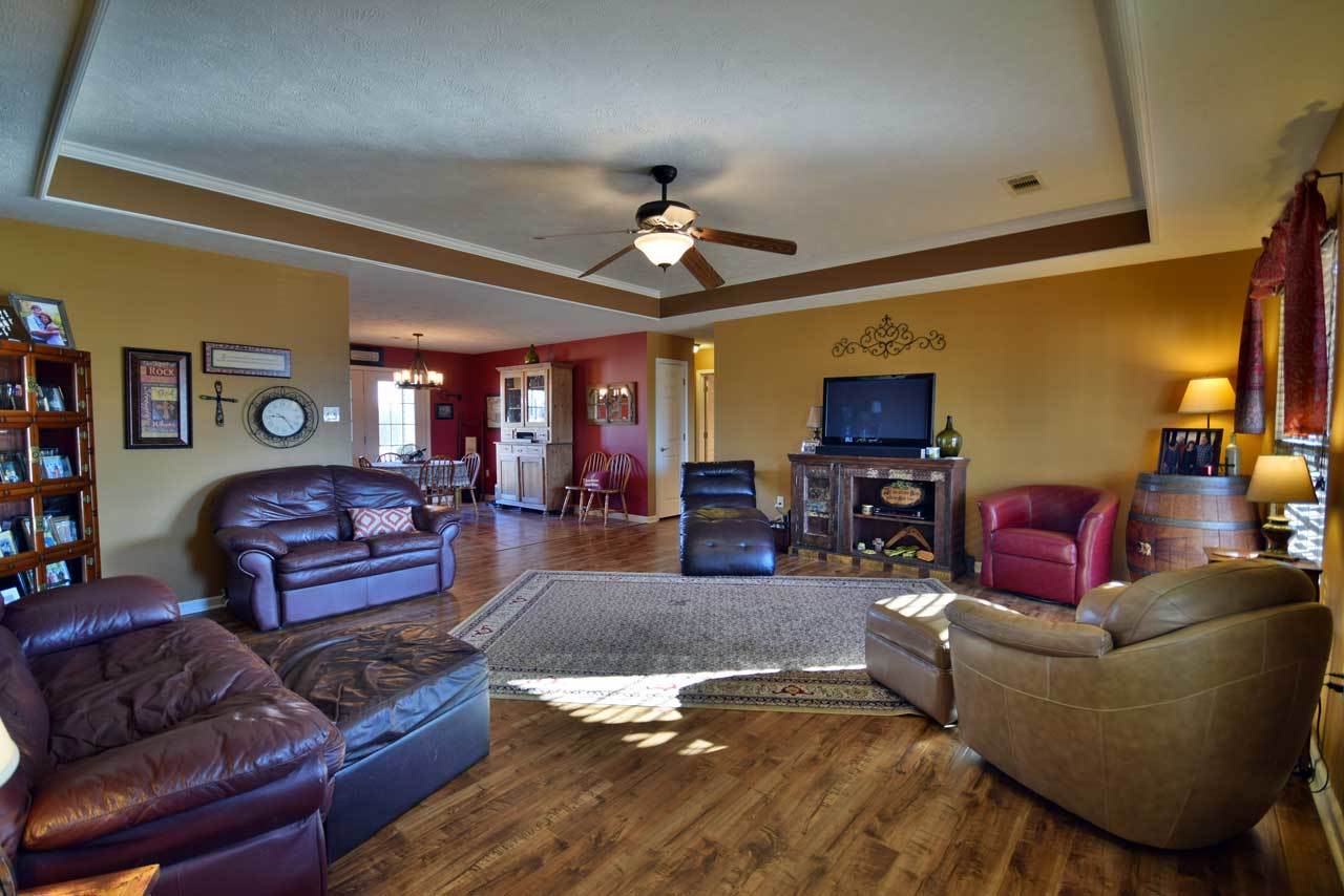 DOVE CREEK - Residential