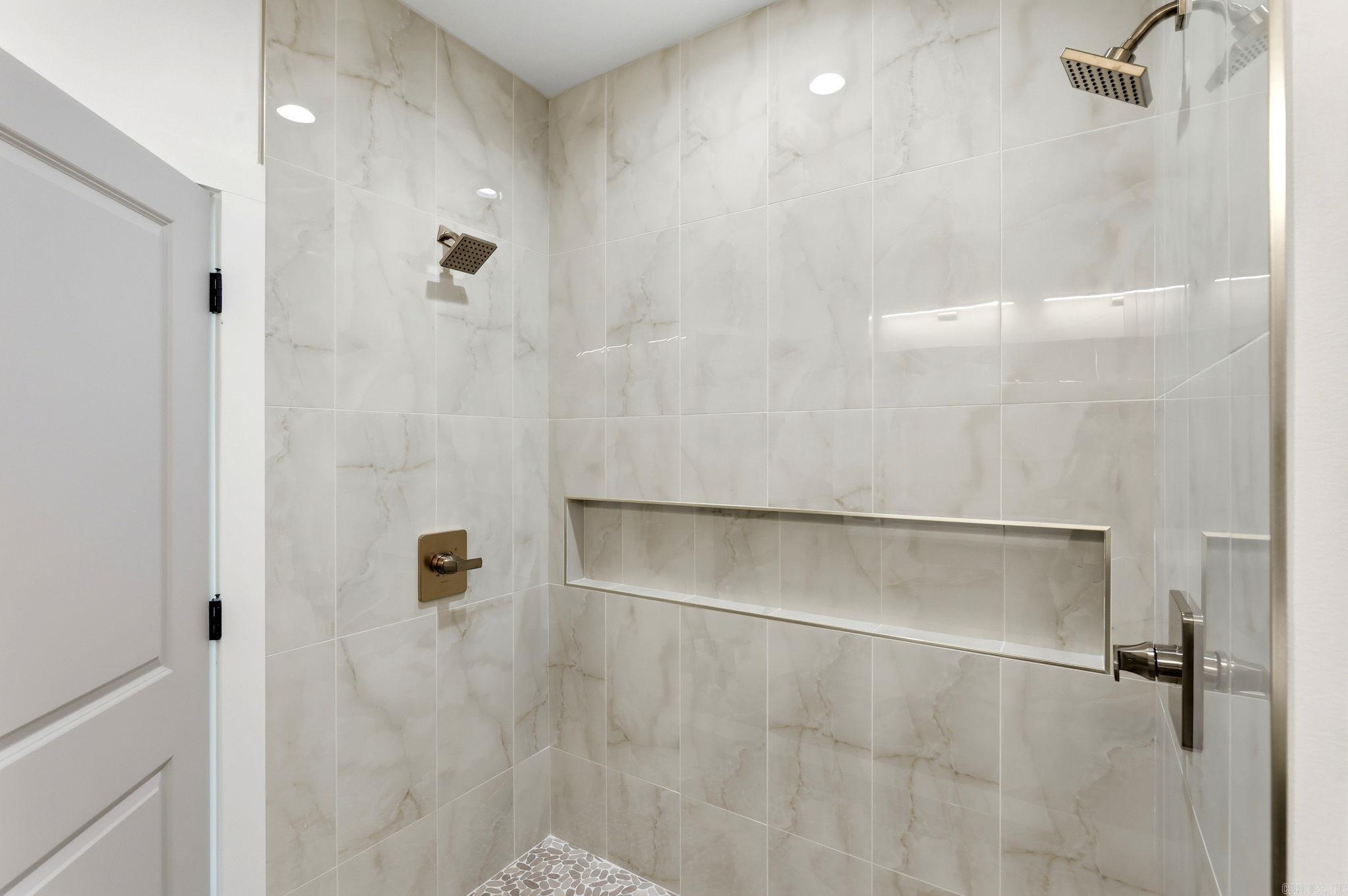 FLORIDIAN HEIGHTS PHASE 1 - Residential