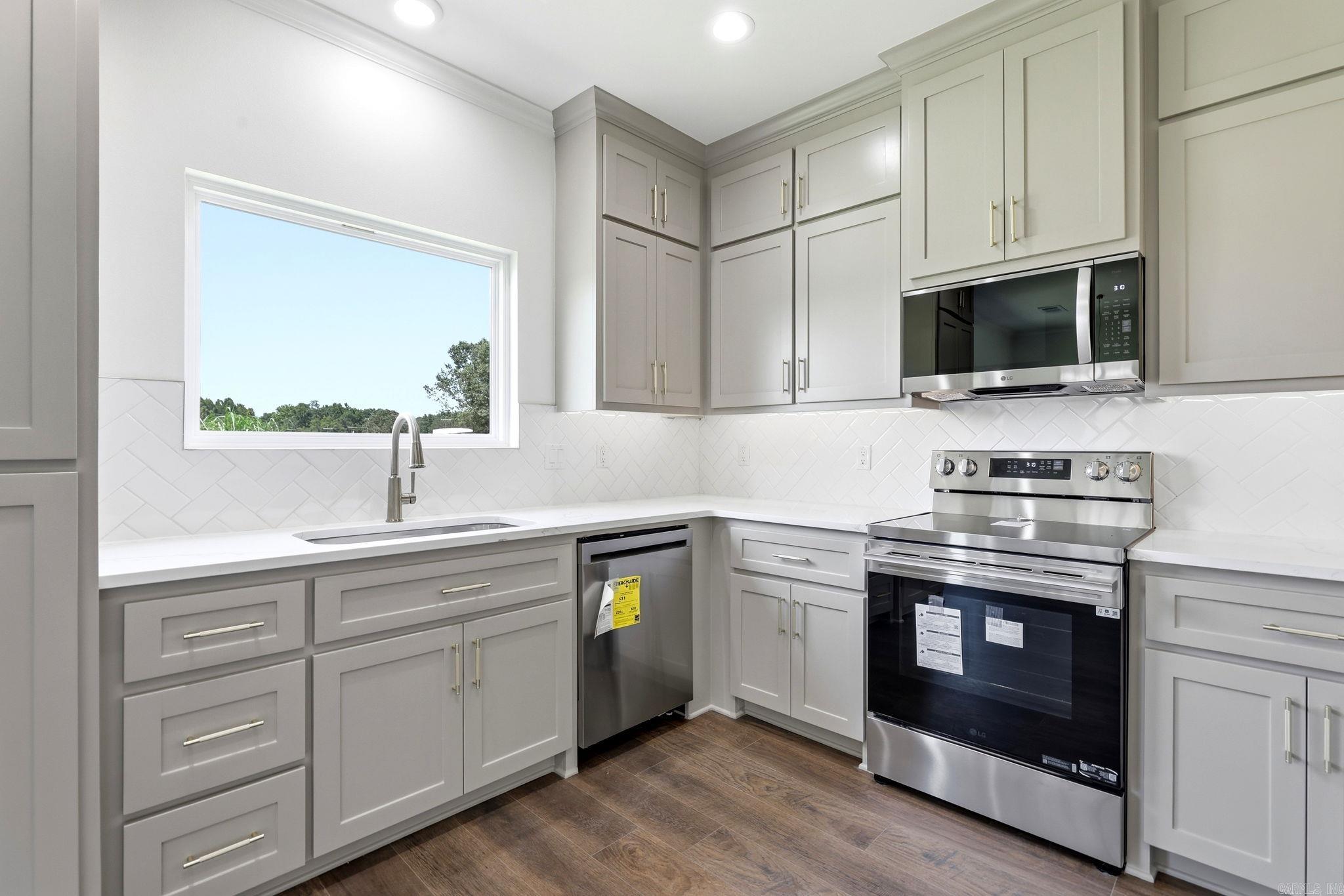 FLORIDIAN HEIGHTS PHASE 1 - Residential