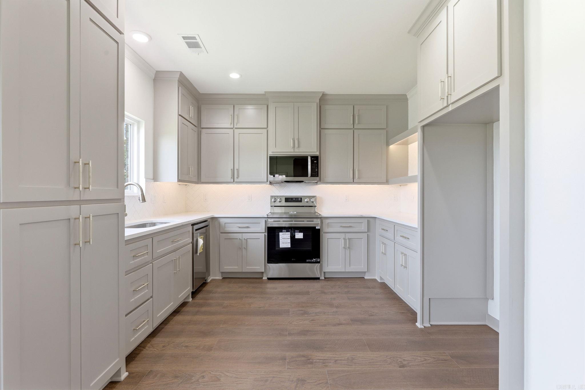 FLORIDIAN HEIGHTS PHASE 1 - Residential