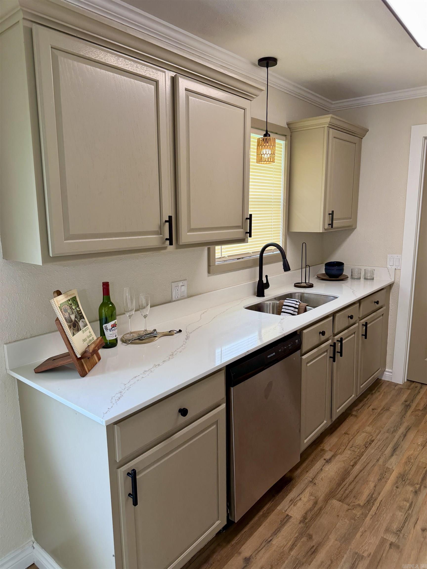 THOMPSON HEIGHTS - Residential