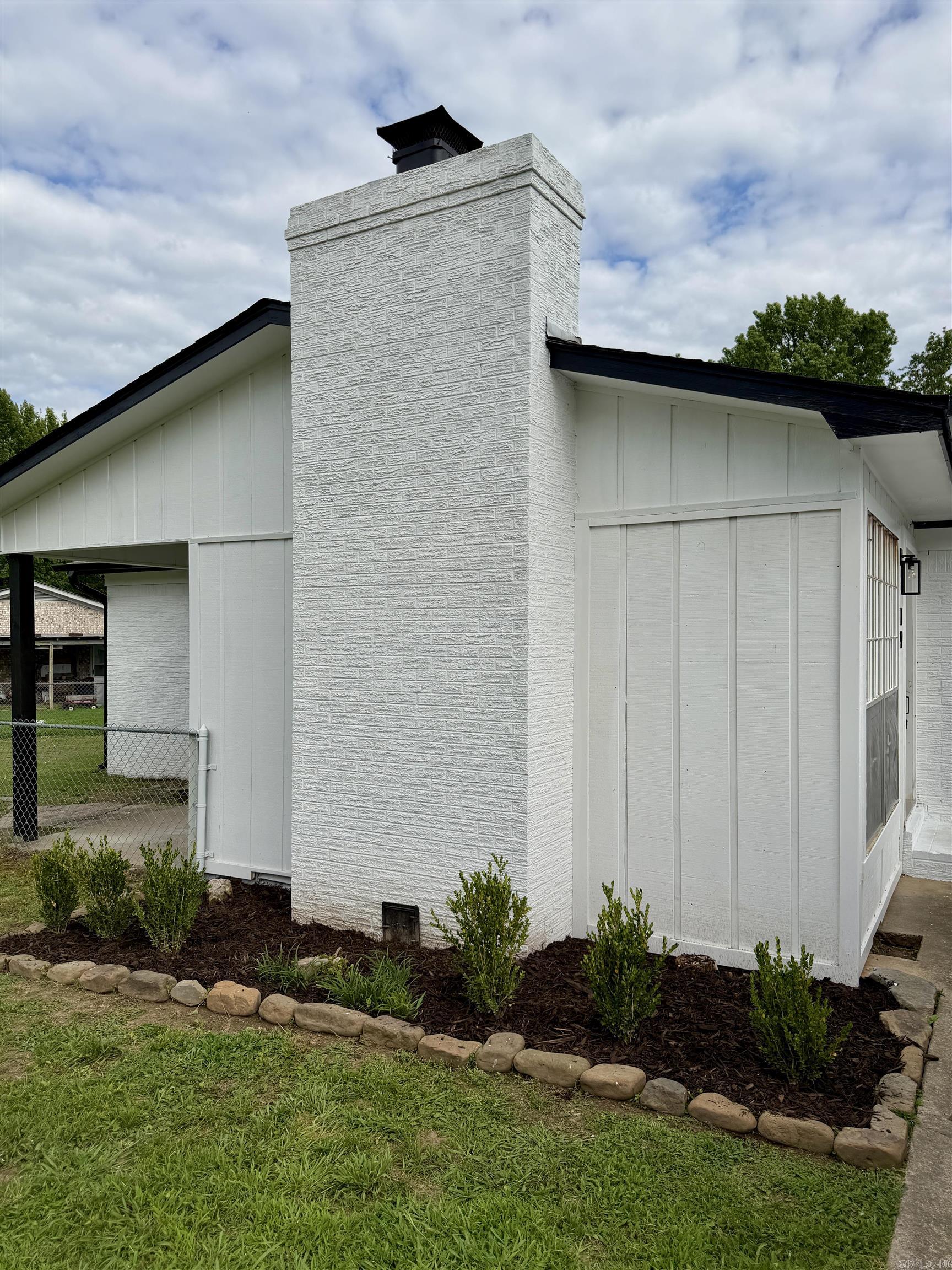 THOMPSON HEIGHTS - Residential