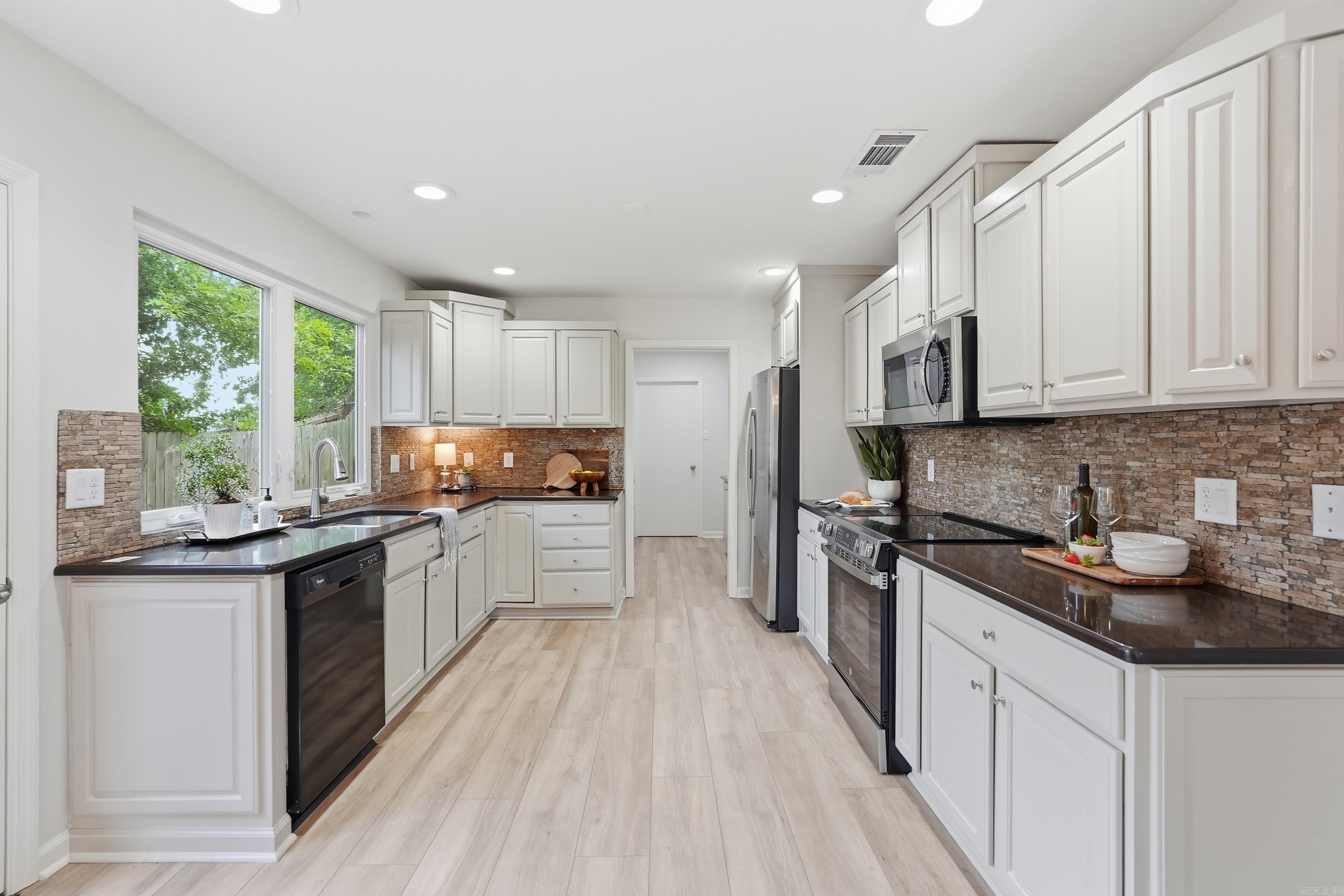 PLEASANT VALLEY - Residential
