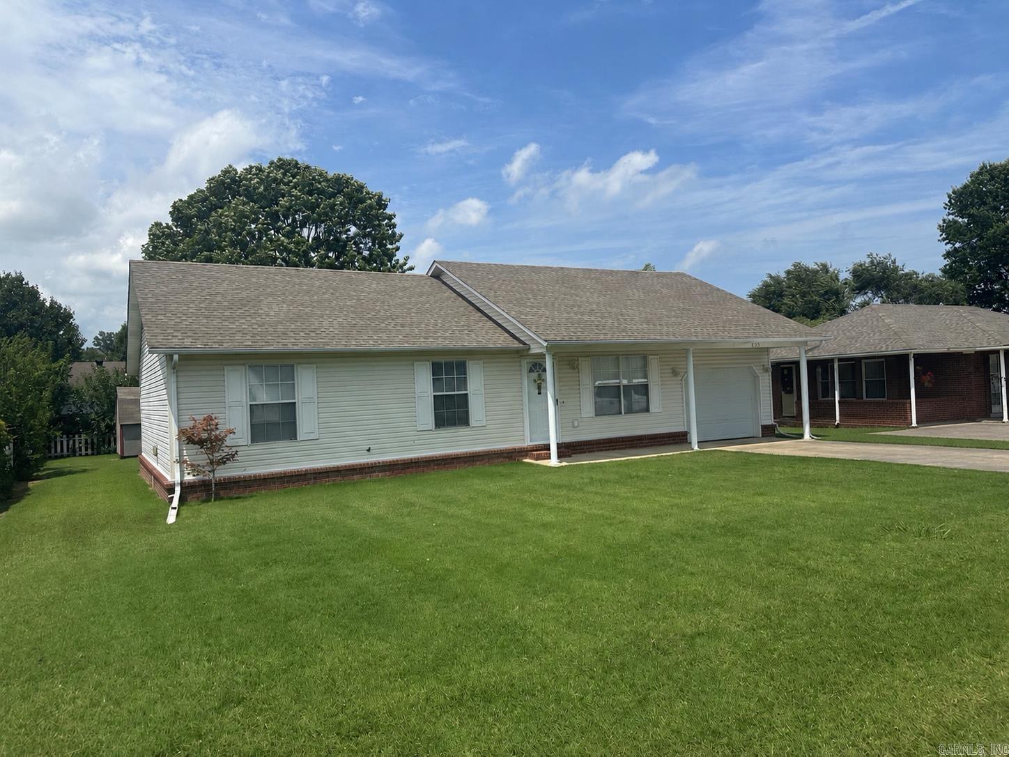 WALNUT CORNER - Residential