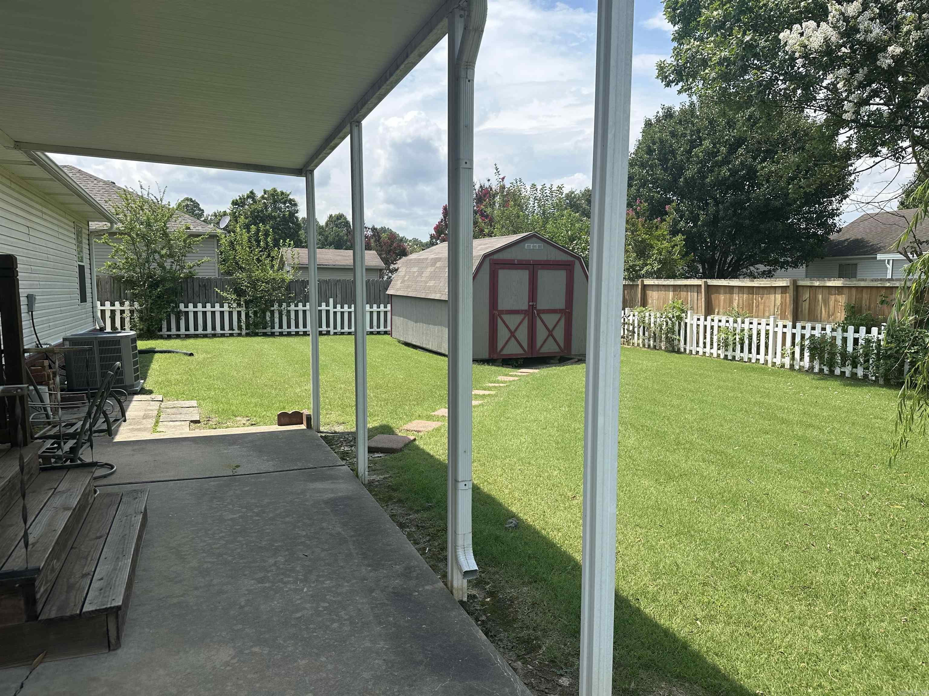 WALNUT CORNER - Residential