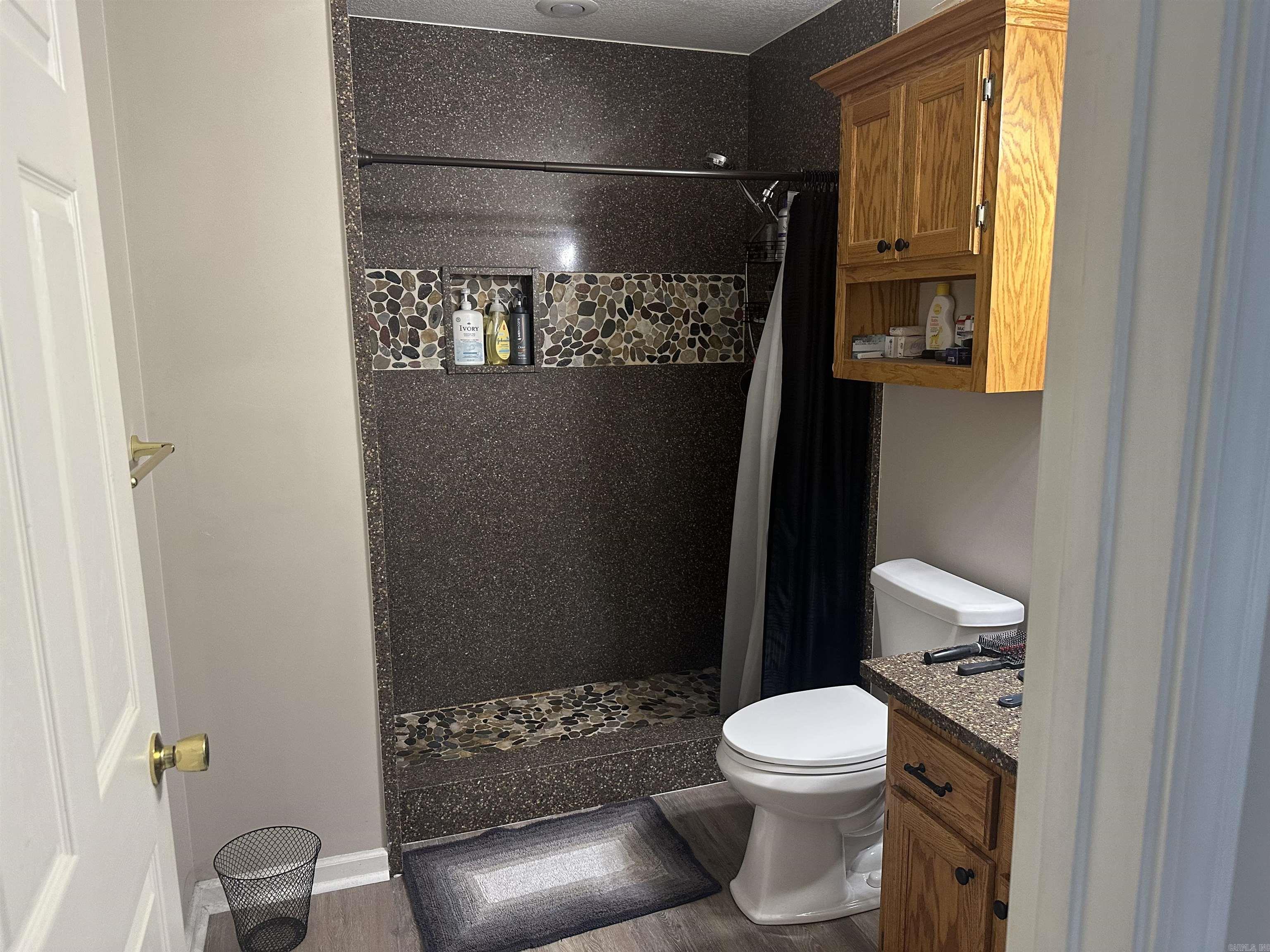 WALNUT CORNER - Residential