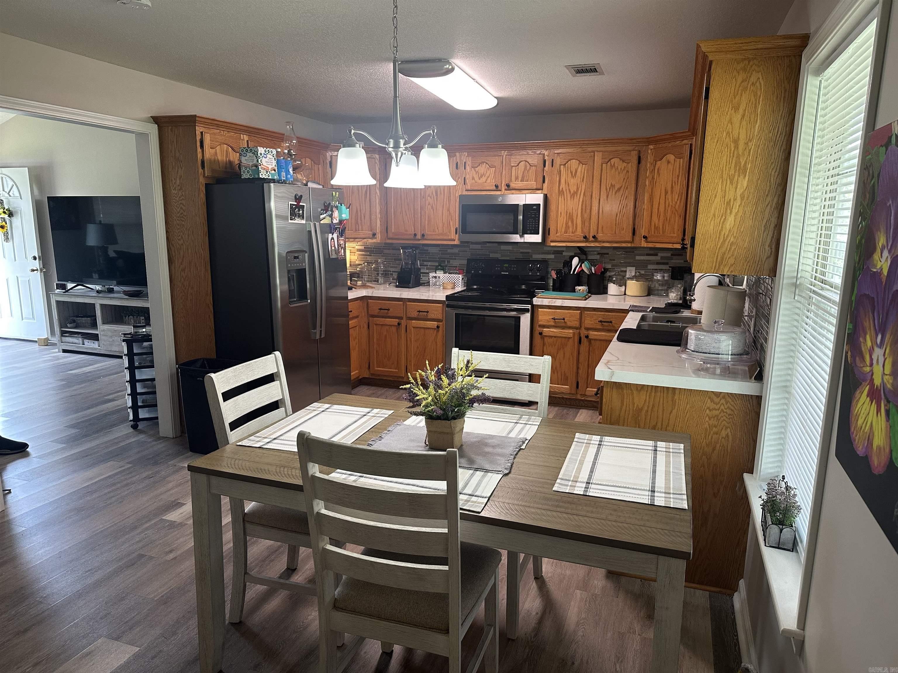 WALNUT CORNER - Residential