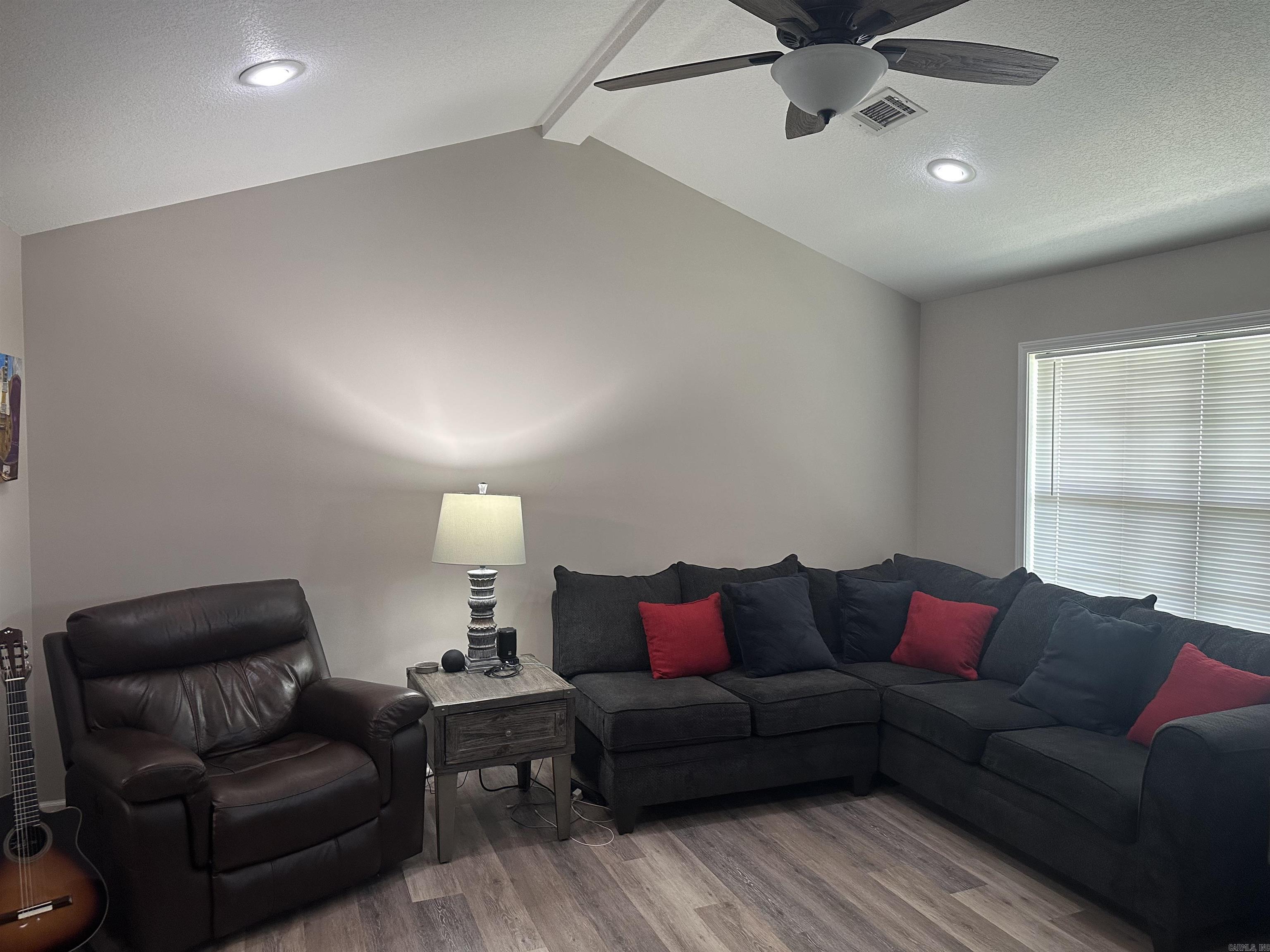 WALNUT CORNER - Residential