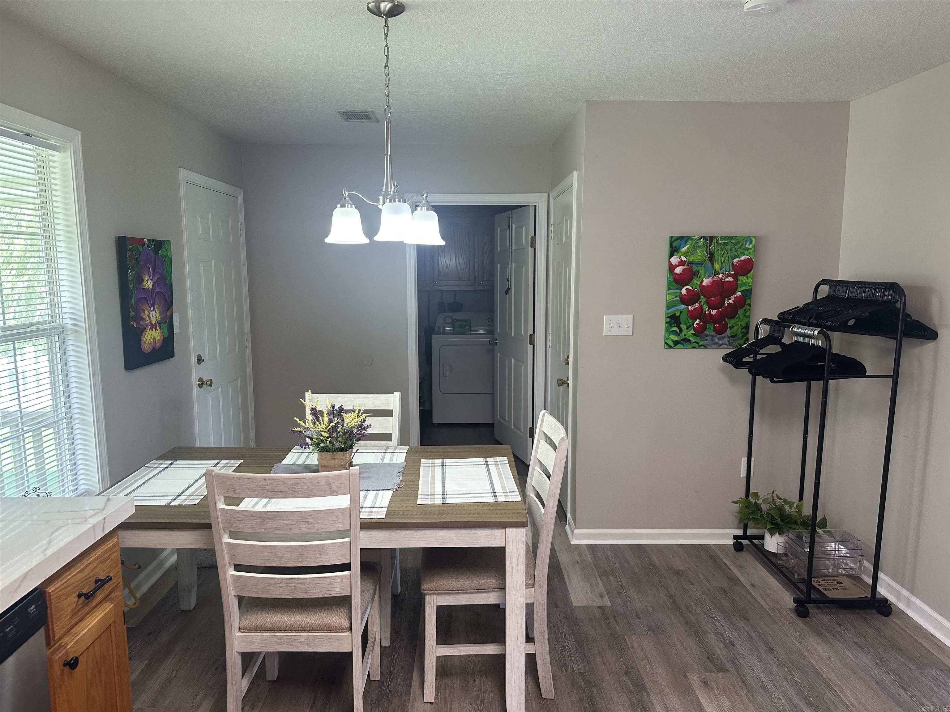 WALNUT CORNER - Residential
