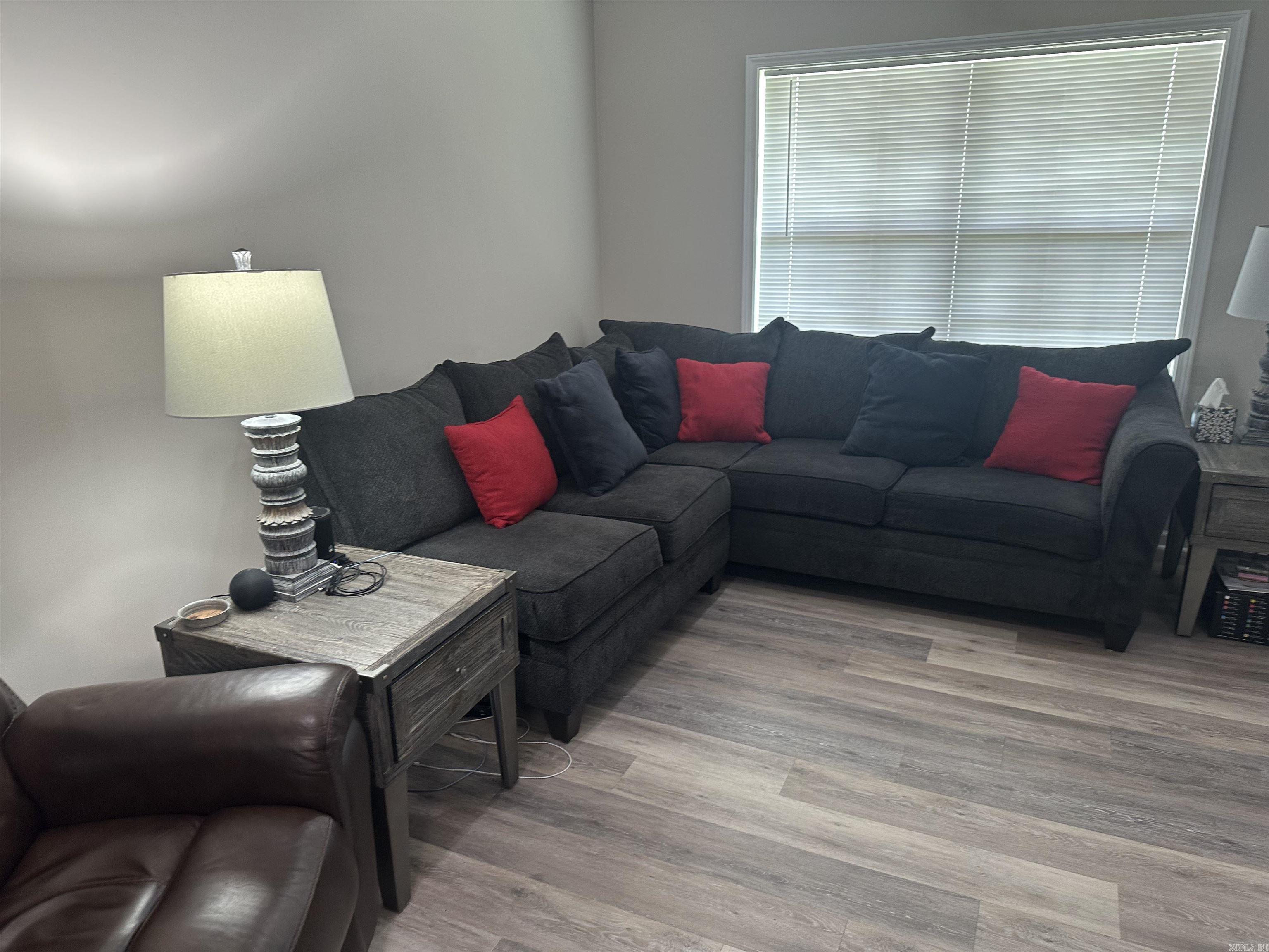 WALNUT CORNER - Residential