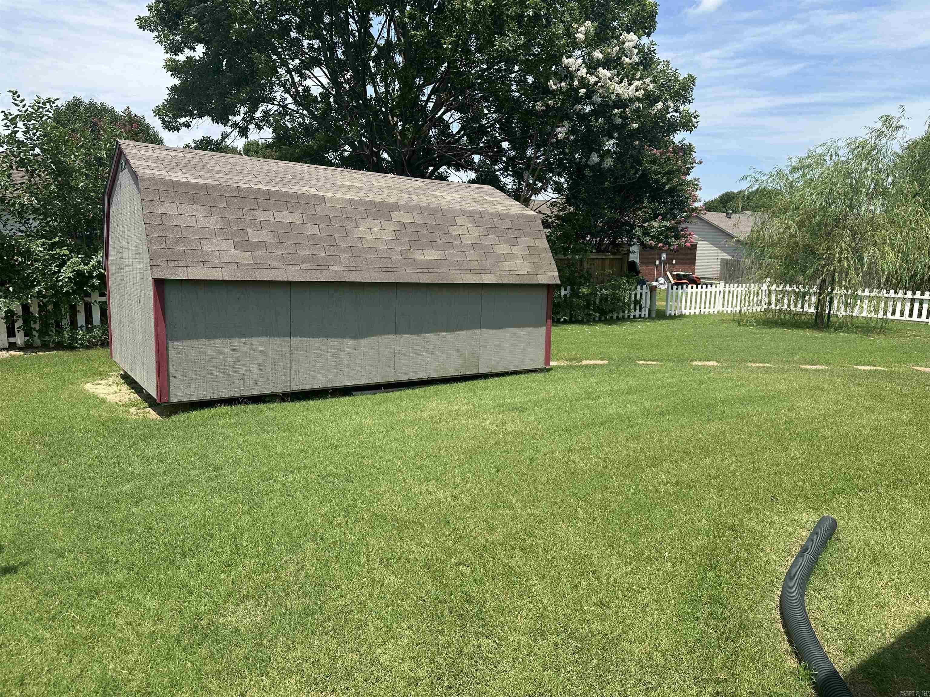 WALNUT CORNER - Residential