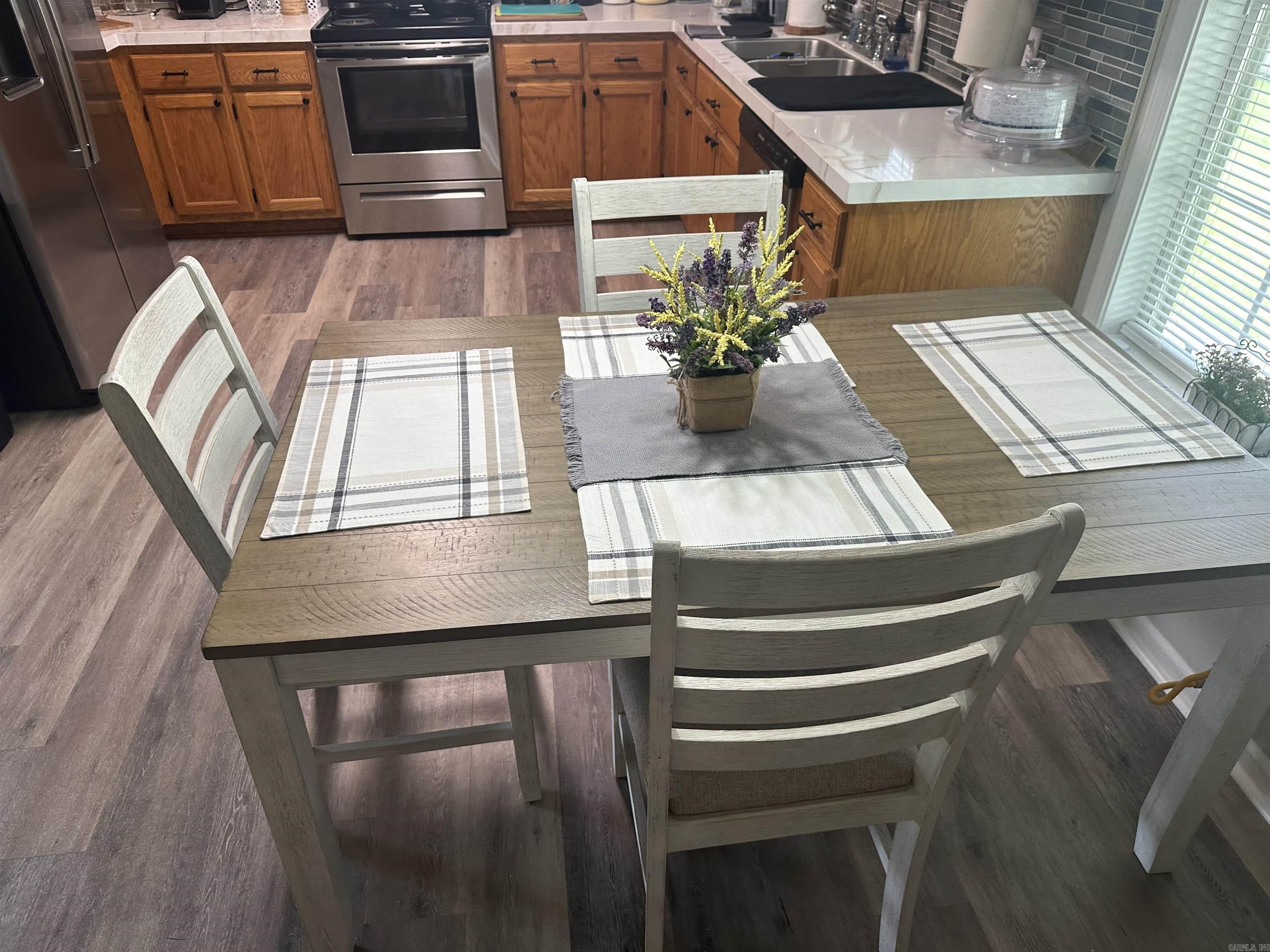 WALNUT CORNER - Residential
