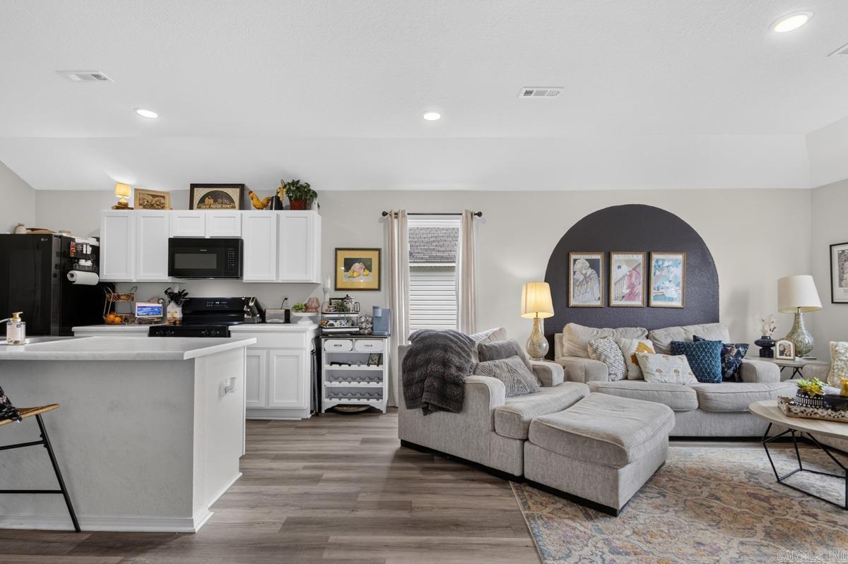 THE MEADOWS - Residential