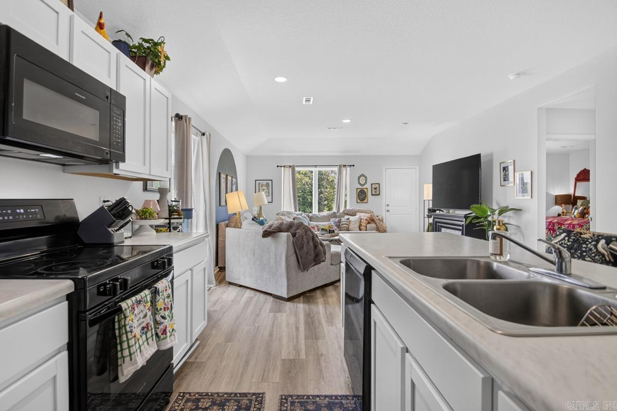 THE MEADOWS - Residential