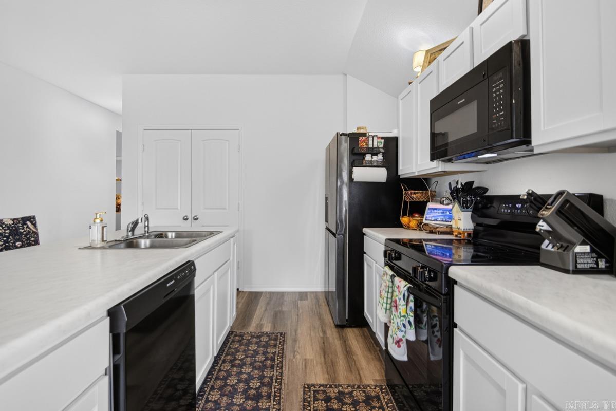 THE MEADOWS - Residential