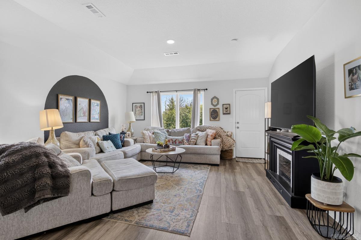 THE MEADOWS - Residential