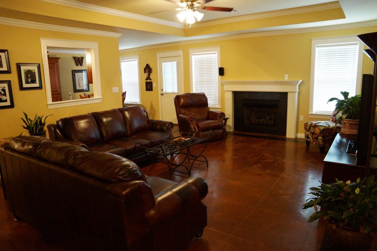 MEADOWLAKE - Residential