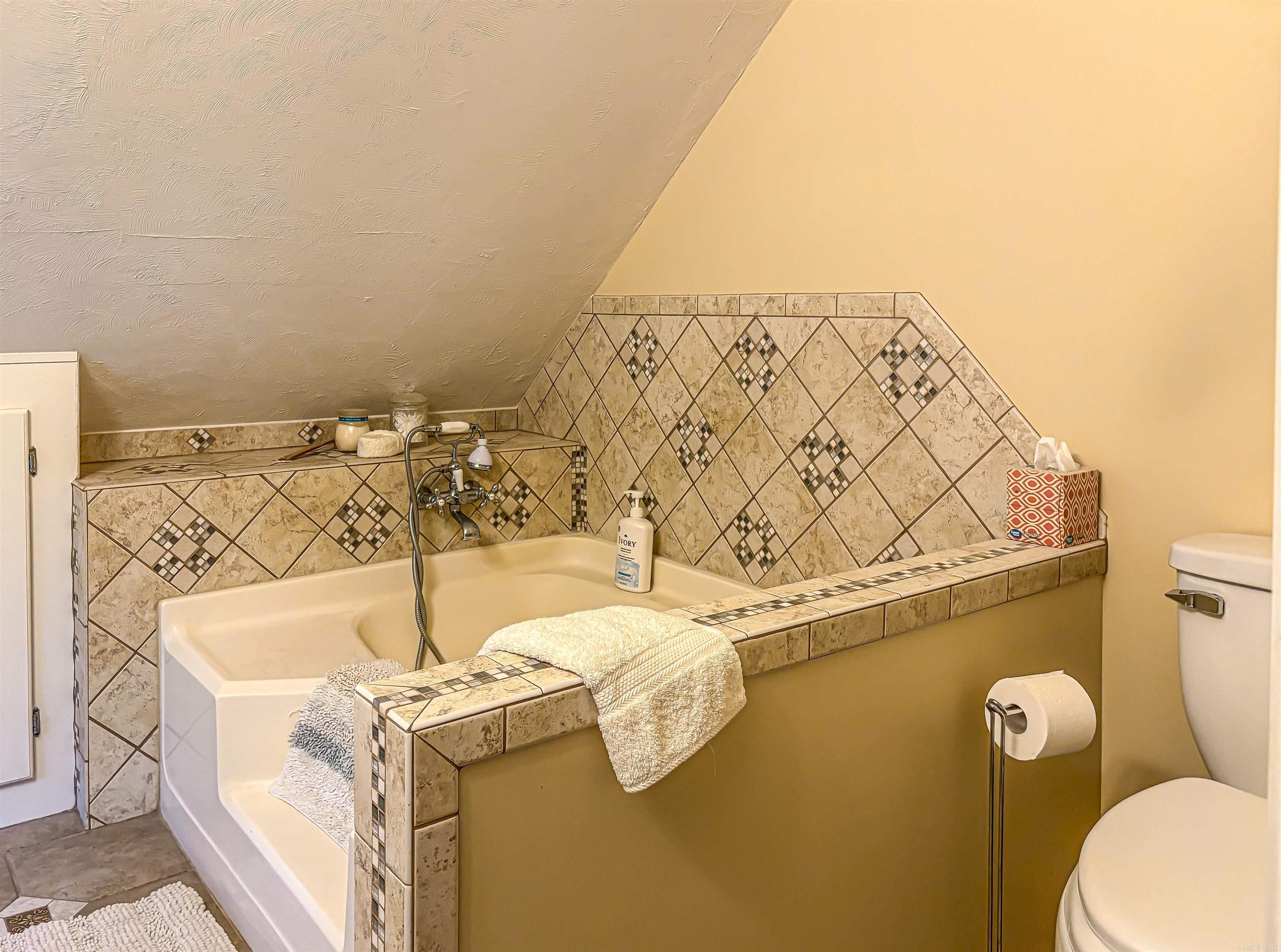 WHITE WATER ESTATES - Residential
