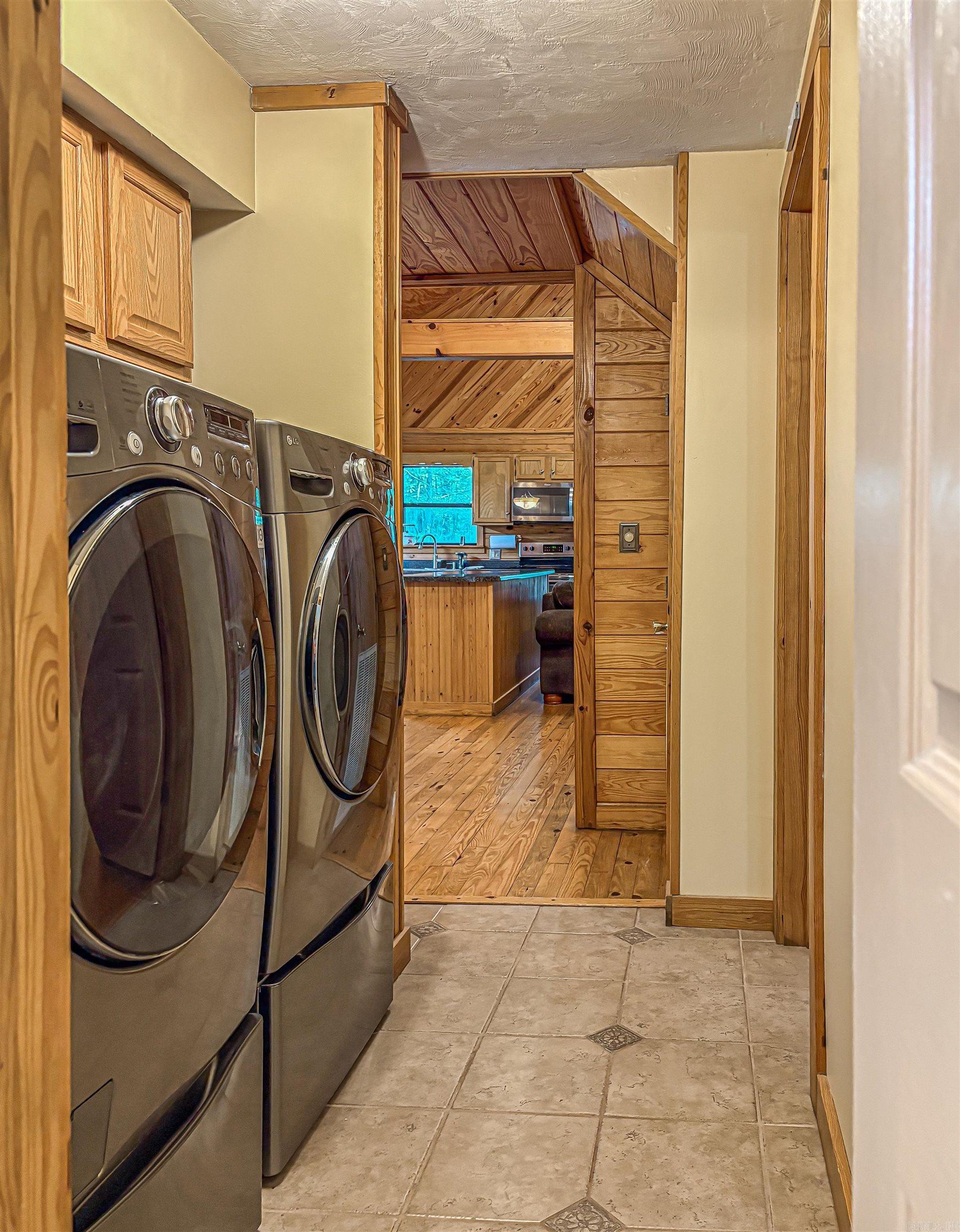 WHITE WATER ESTATES - Residential