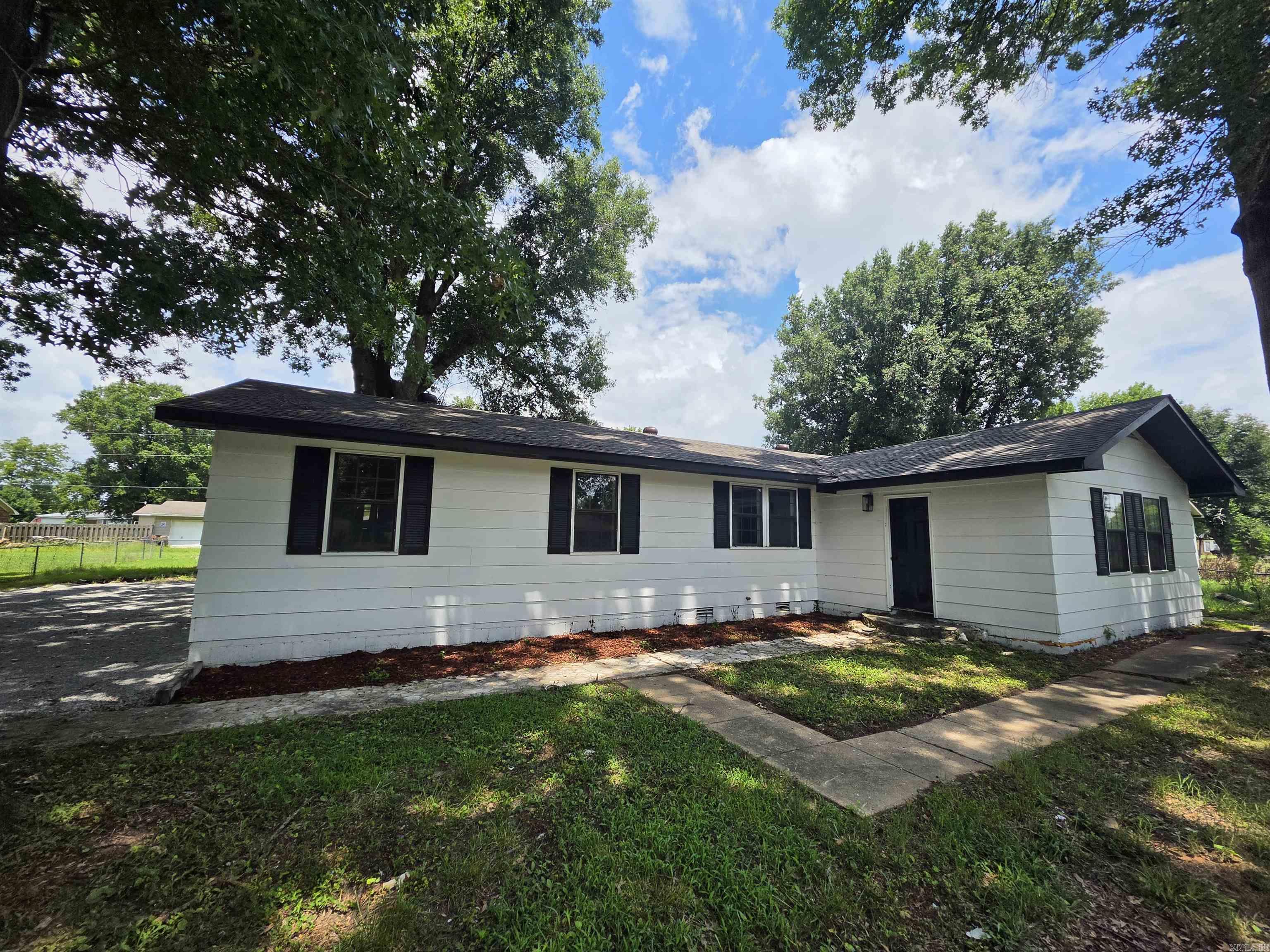 Spacious 4 bedroom, 2 full bath home offering over 1,600 sq ft?± of comfortable living space in the heart of Hoxie. This all-electric property features a functional layout, generous bedroom sizes, and a fully fenced yard ideal for outdoor enjoyment. A 20x30 shop with electric provides excellent storage or workspace options. This one is a must-see for anyone looking for space, convenience, and amenities.
