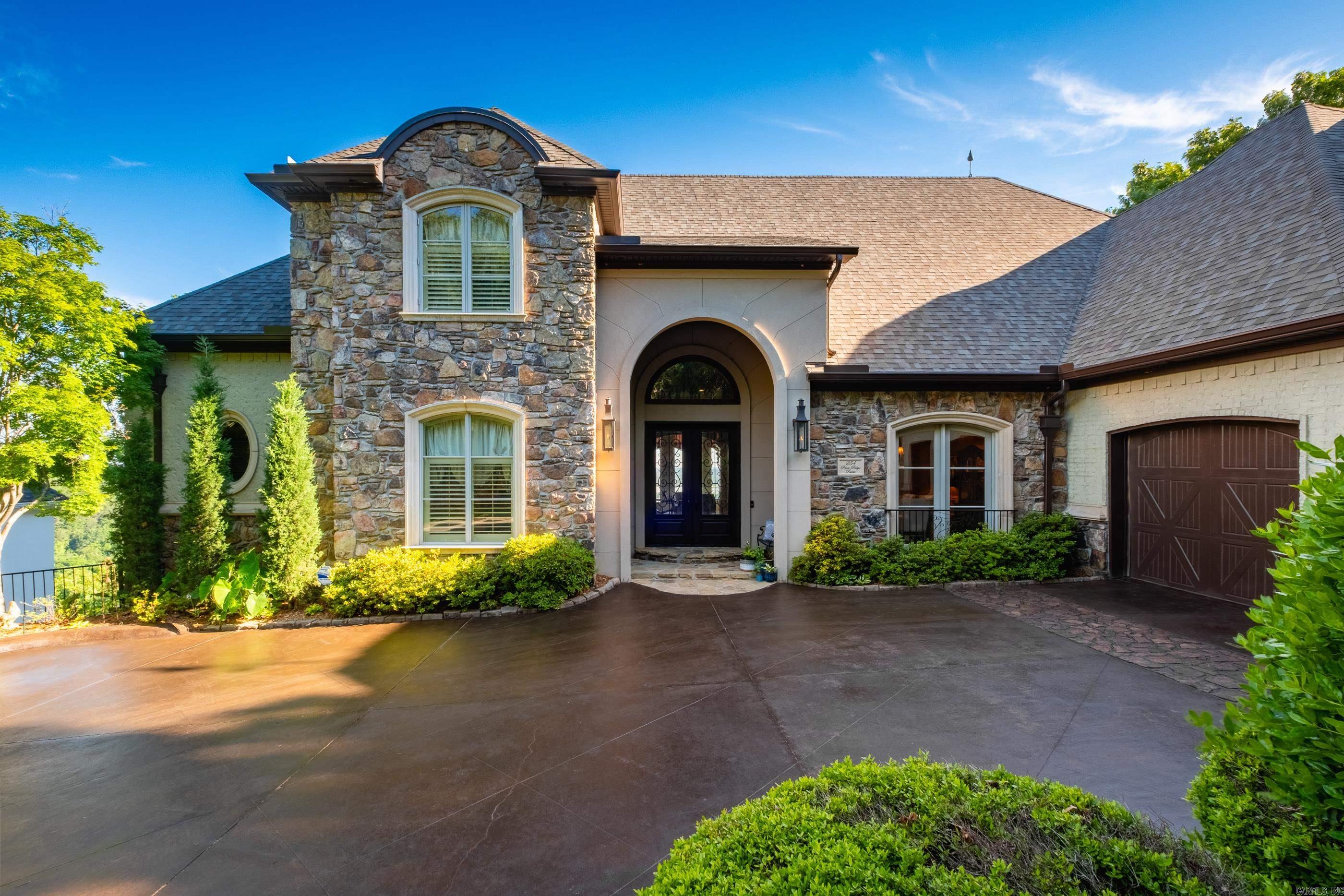 RIVER RIDGE POINTE - Residential