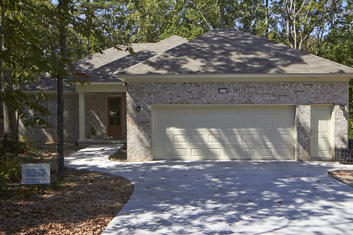 Available 6/19/21; Open concept- contemporary, concrete floors, granite tops, 10'/9' ceilings, fenced backyard, covered porch. Oversized 2 car garage with additional parking on the side yard with access to backyard. Walking distance to LR Athletic Club & StarBucks; Very convenient to 2 Rivers Park- biking, walking, fishing, shopping, restaurants. Don Roberts Elementary School; Pet restrictions & Credit check required; By appointment only - Call 501-690-4535 to schedule; Owner/Landlord licensed REALTOR