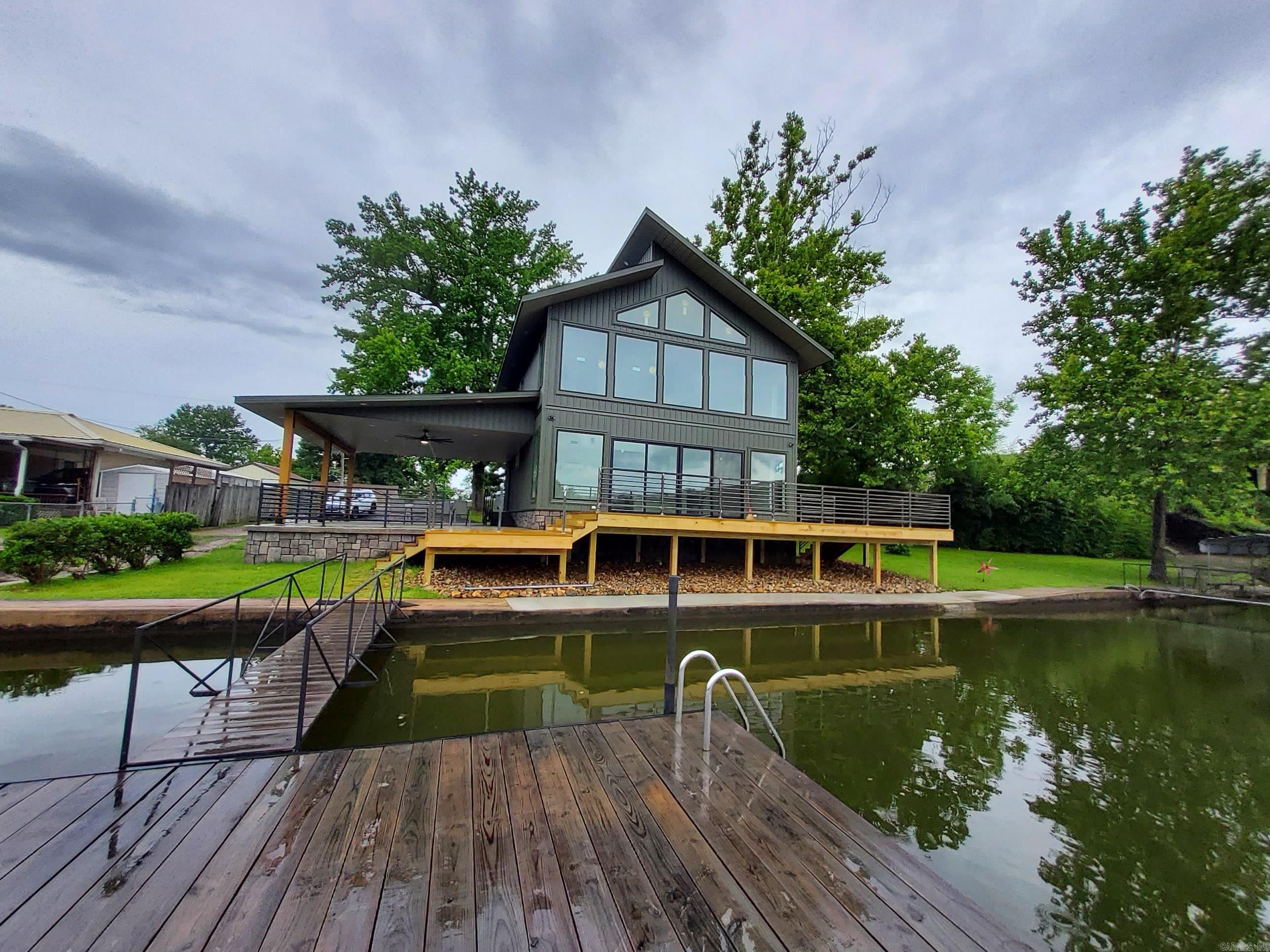 PLEASURE ISLE - Residential