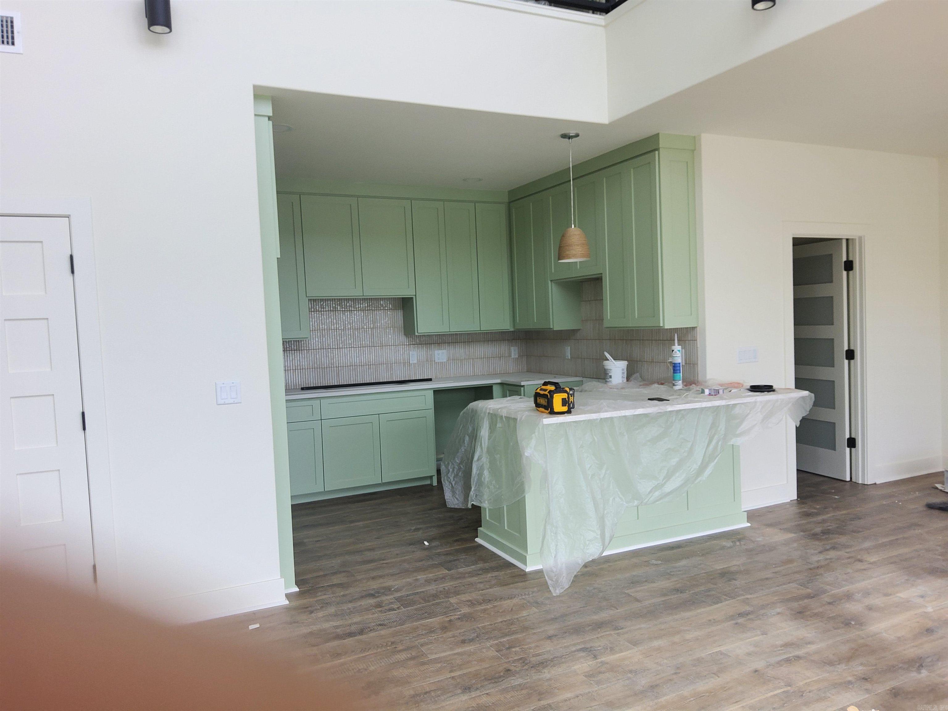 PLEASURE ISLE - Residential