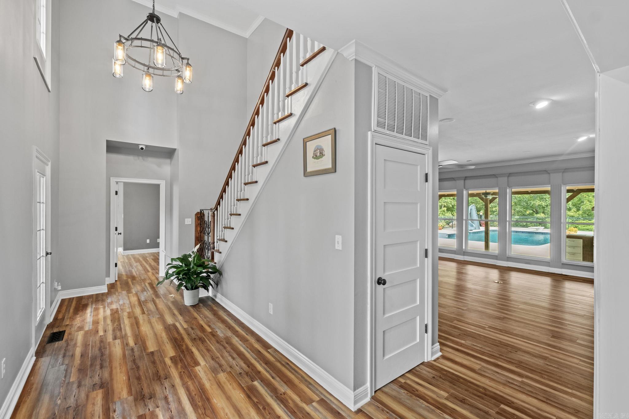 NORTH HILLS ESTATES - Residential